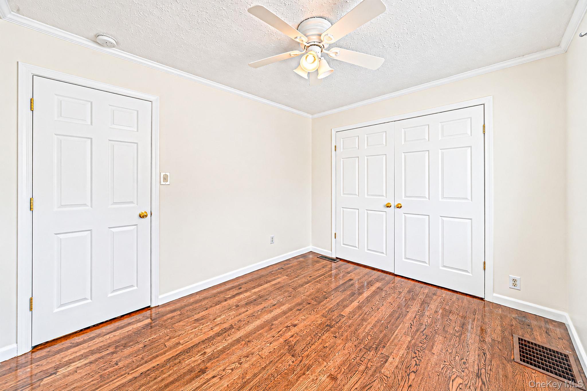 Single Family Willets Drive Nassau County, NY 11791, MLS-1048009-20