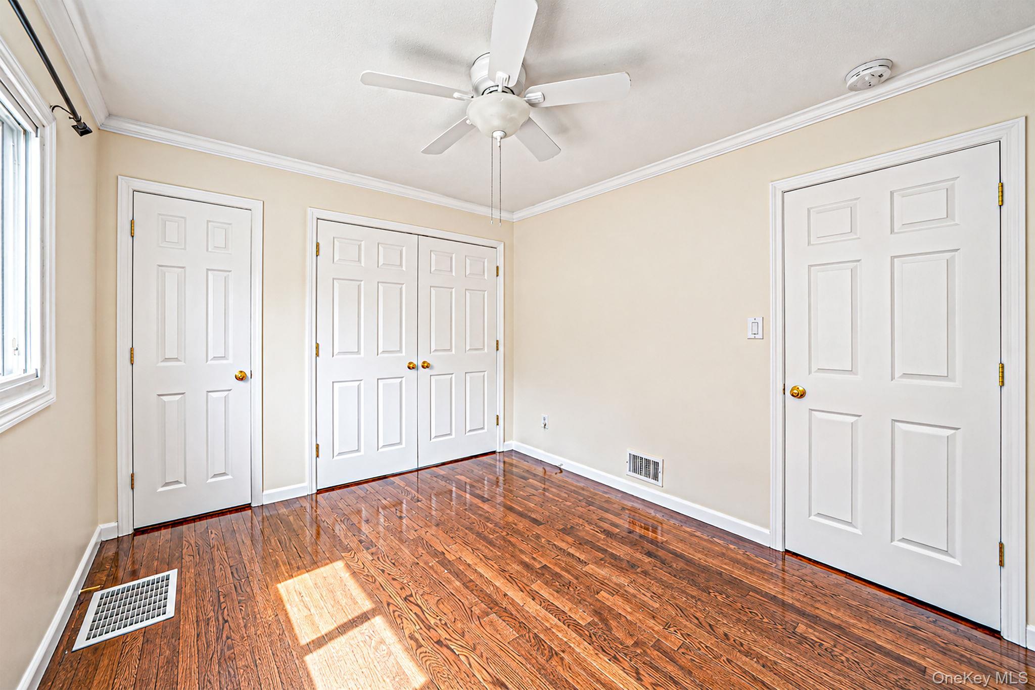 Single Family Willets Drive Nassau County, NY 11791, MLS-1048009-25