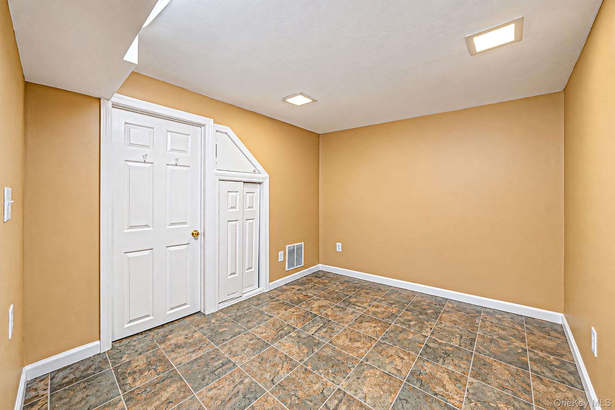 Single Family Willets Drive Nassau County, NY 11791, MLS-1048009-29