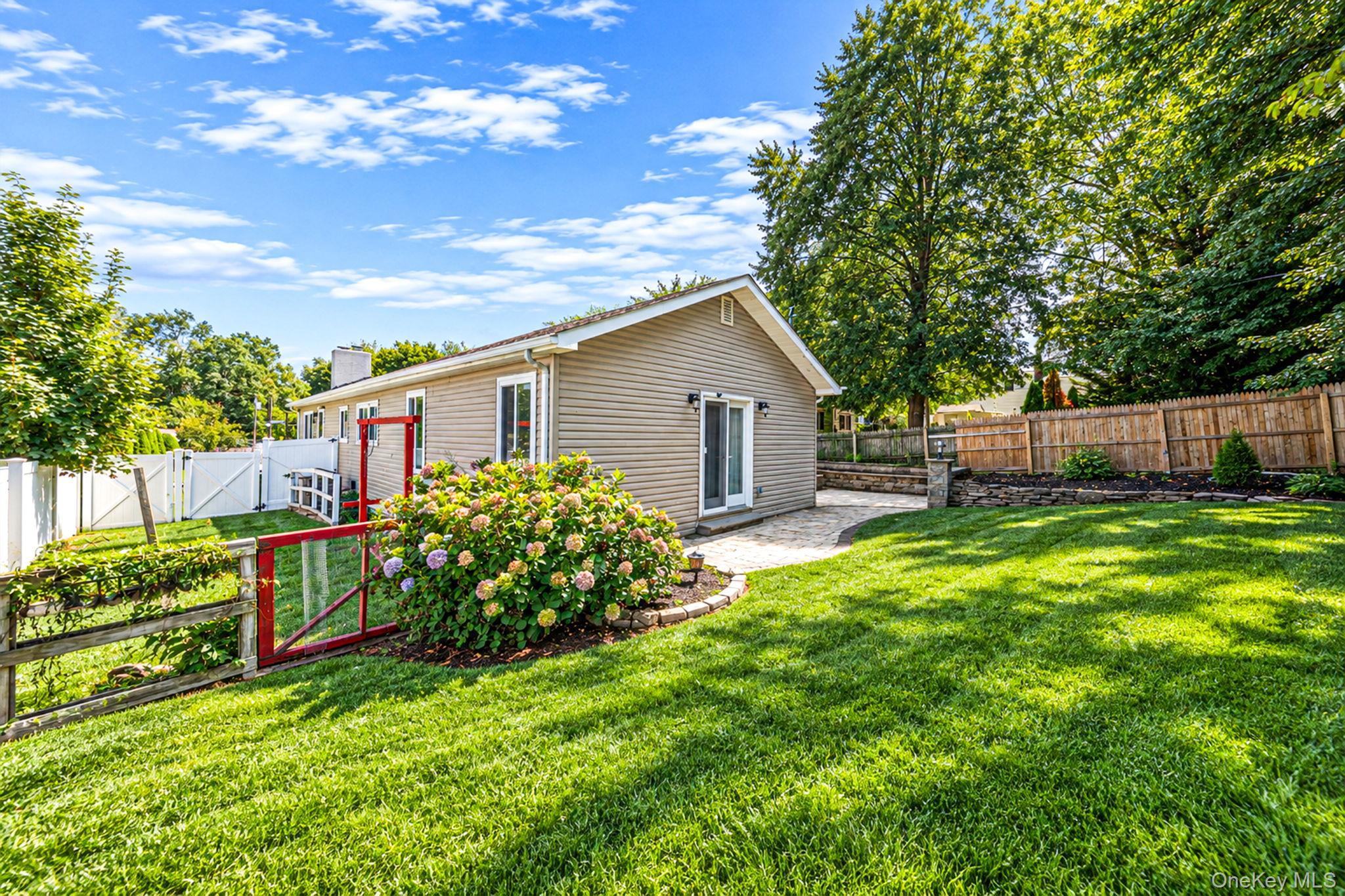 Single Family Willets Drive Nassau County, NY 11791, MLS-1048009-36