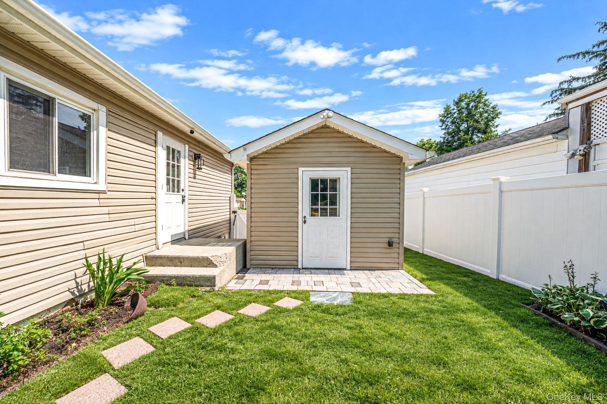 Single Family Willets Drive Nassau County, NY 11791, MLS-1048009-38