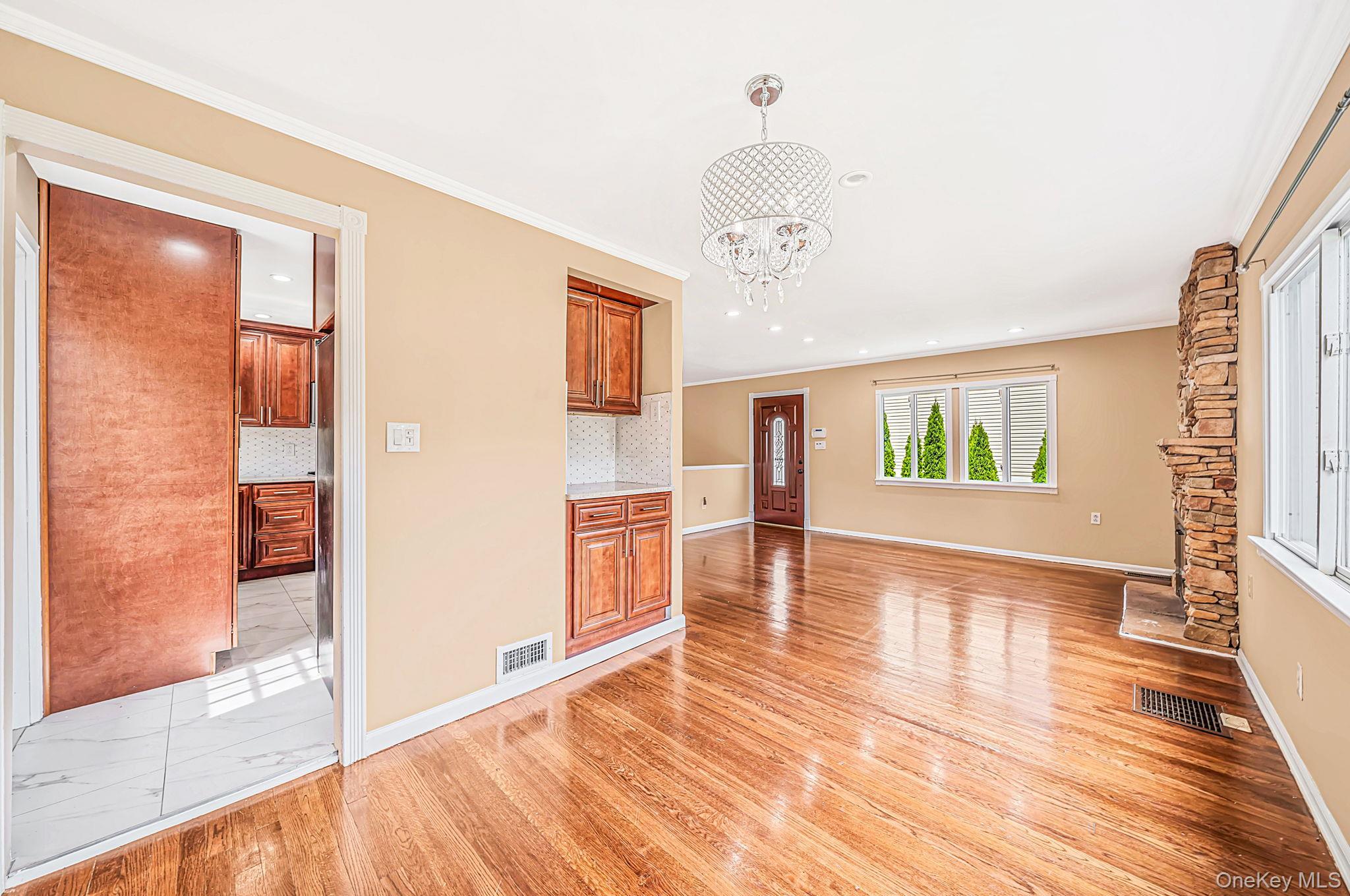 Single Family Willets Drive Nassau County, NY 11791, MLS-1048009-8
