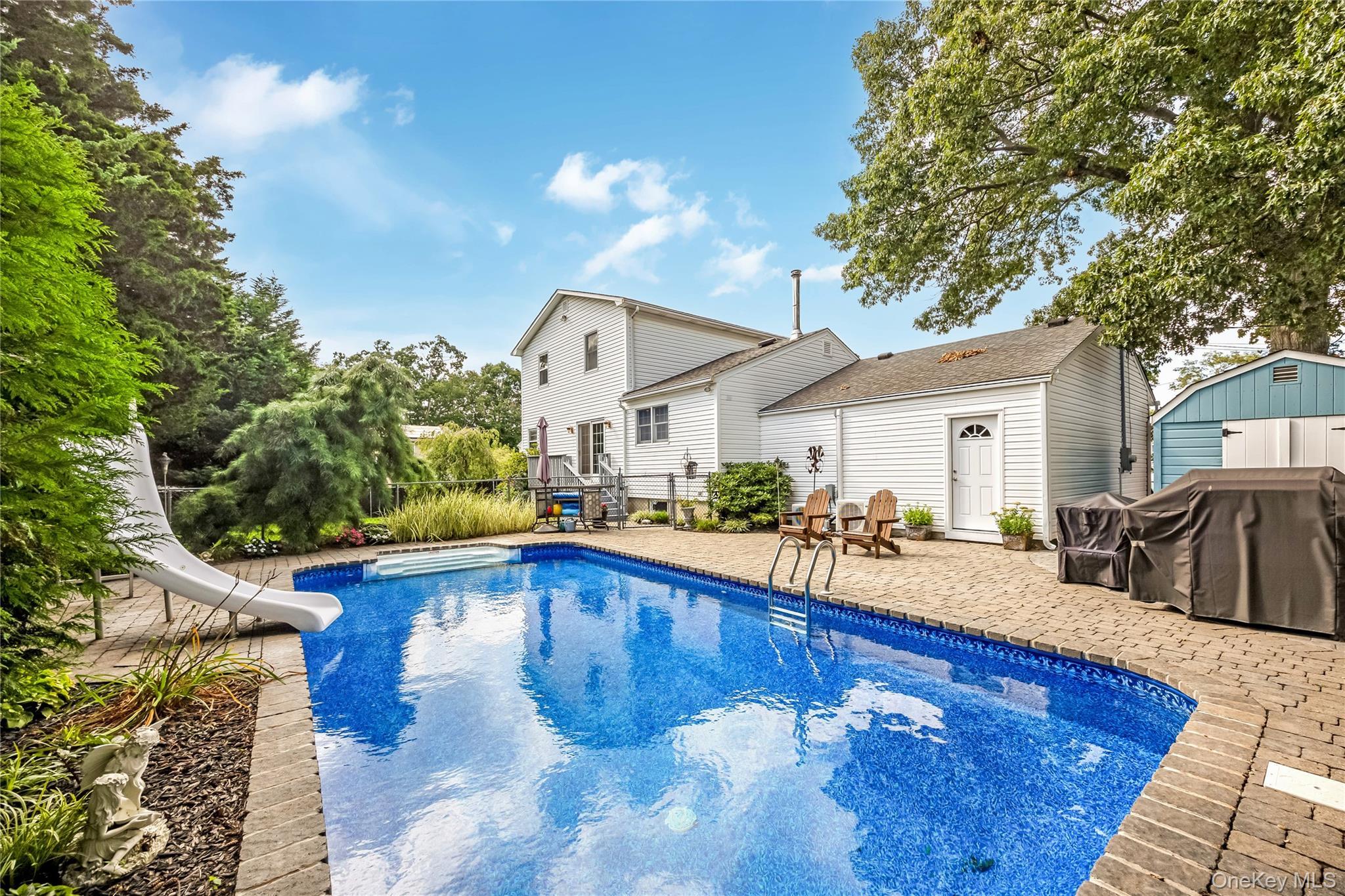 Single Family Jaycox Avenue Suffolk County, NY 11751, MLS-1048018-27