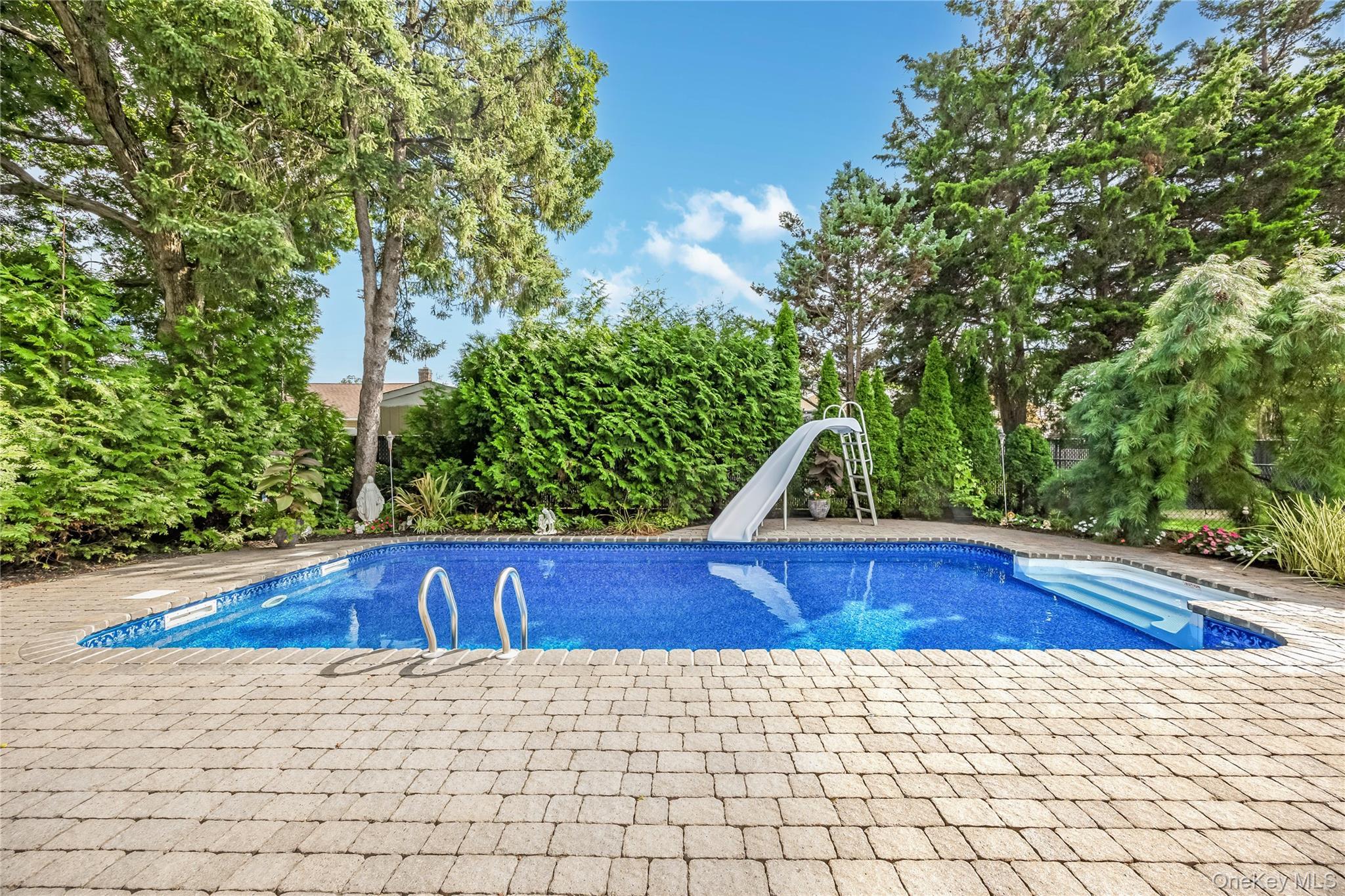 Single Family Jaycox Avenue Suffolk County, NY 11751, MLS-1048018-4
