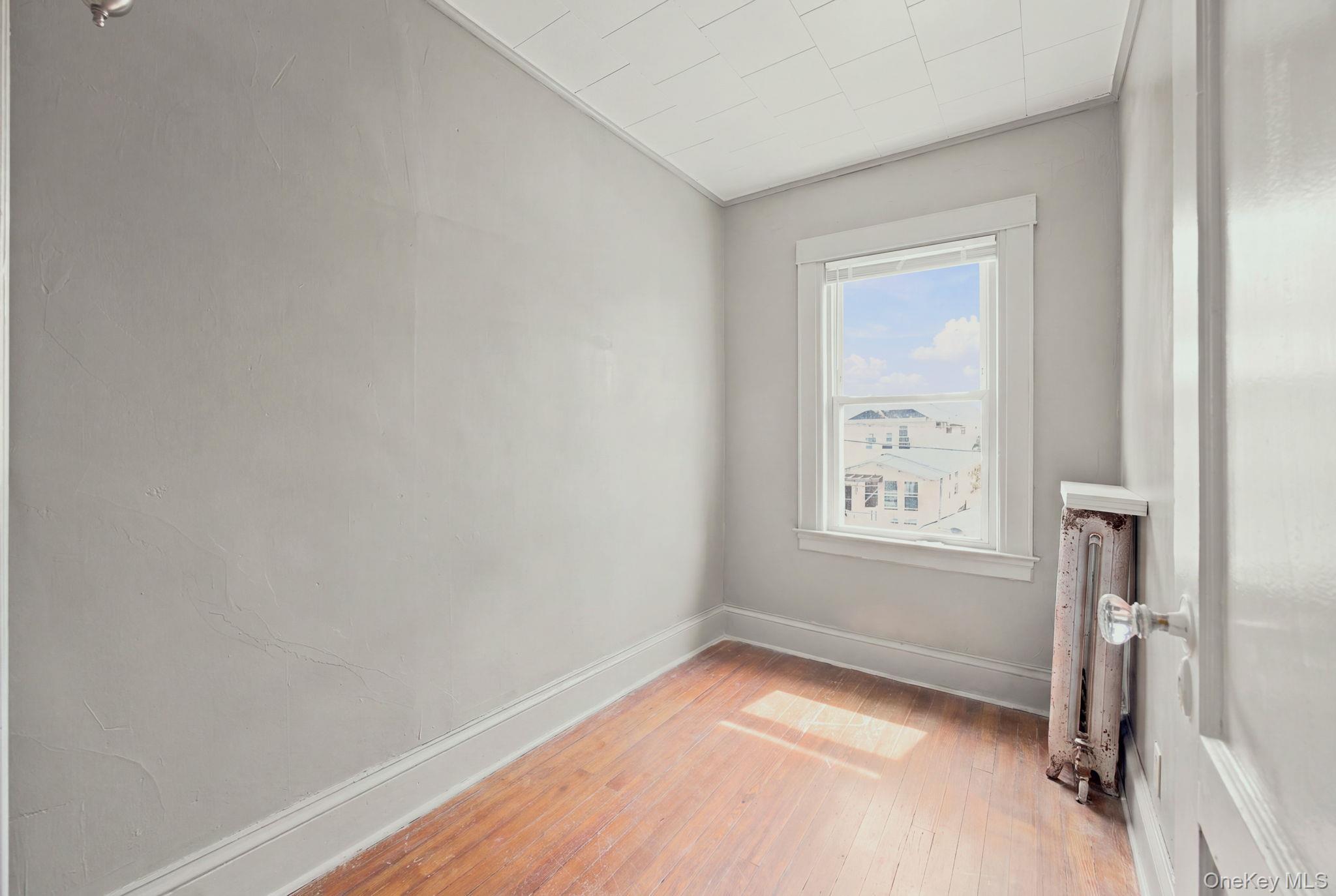 Single Family 92nd Avenue  Queens, NY 11421, MLS-1048019-15
