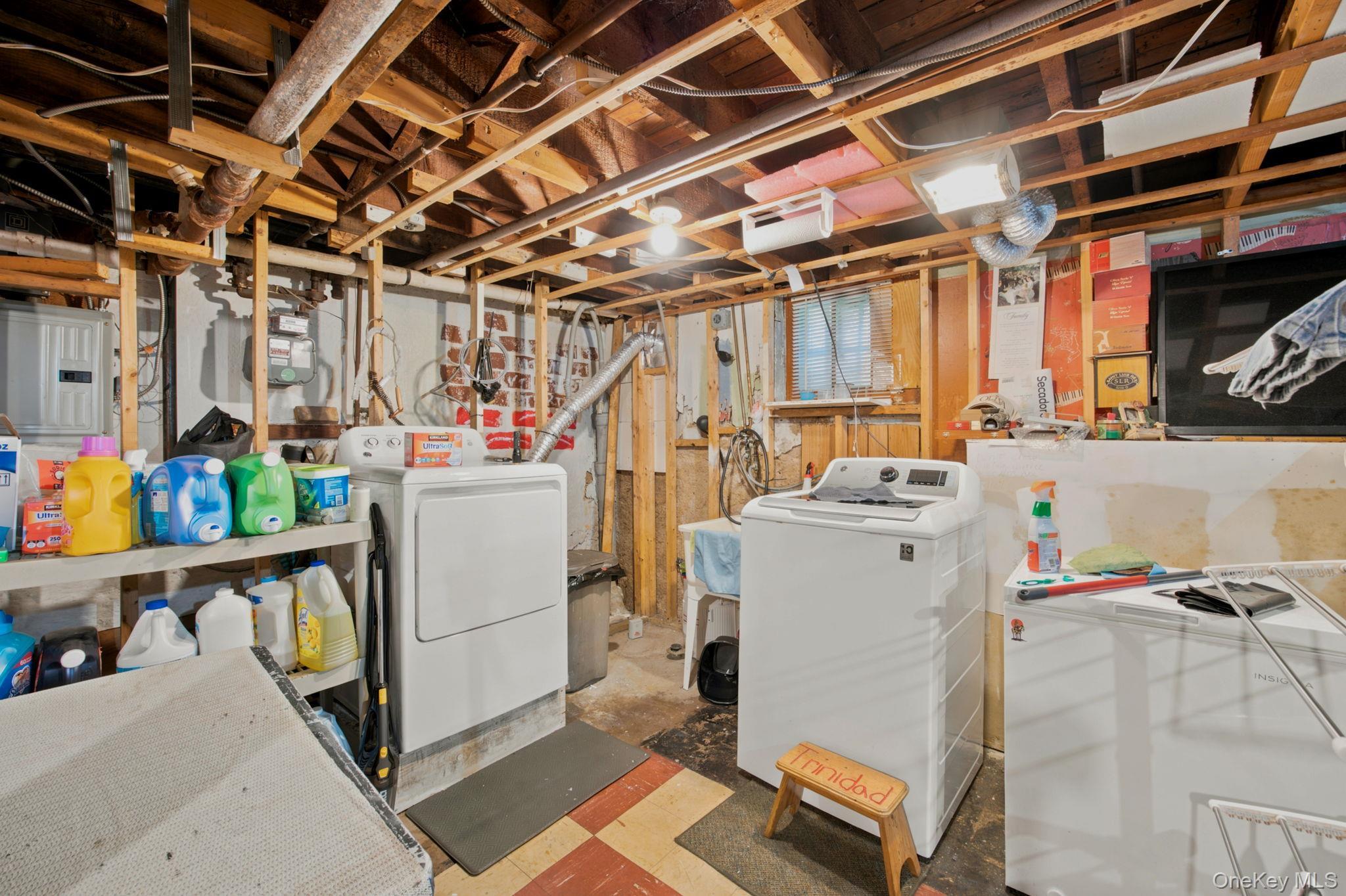 Single Family 92nd Avenue  Queens, NY 11421, MLS-1048019-23