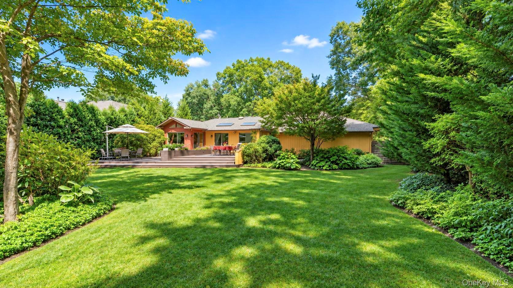 Single Family Daly Court Suffolk County, NY 11901, MLS-1048021-13