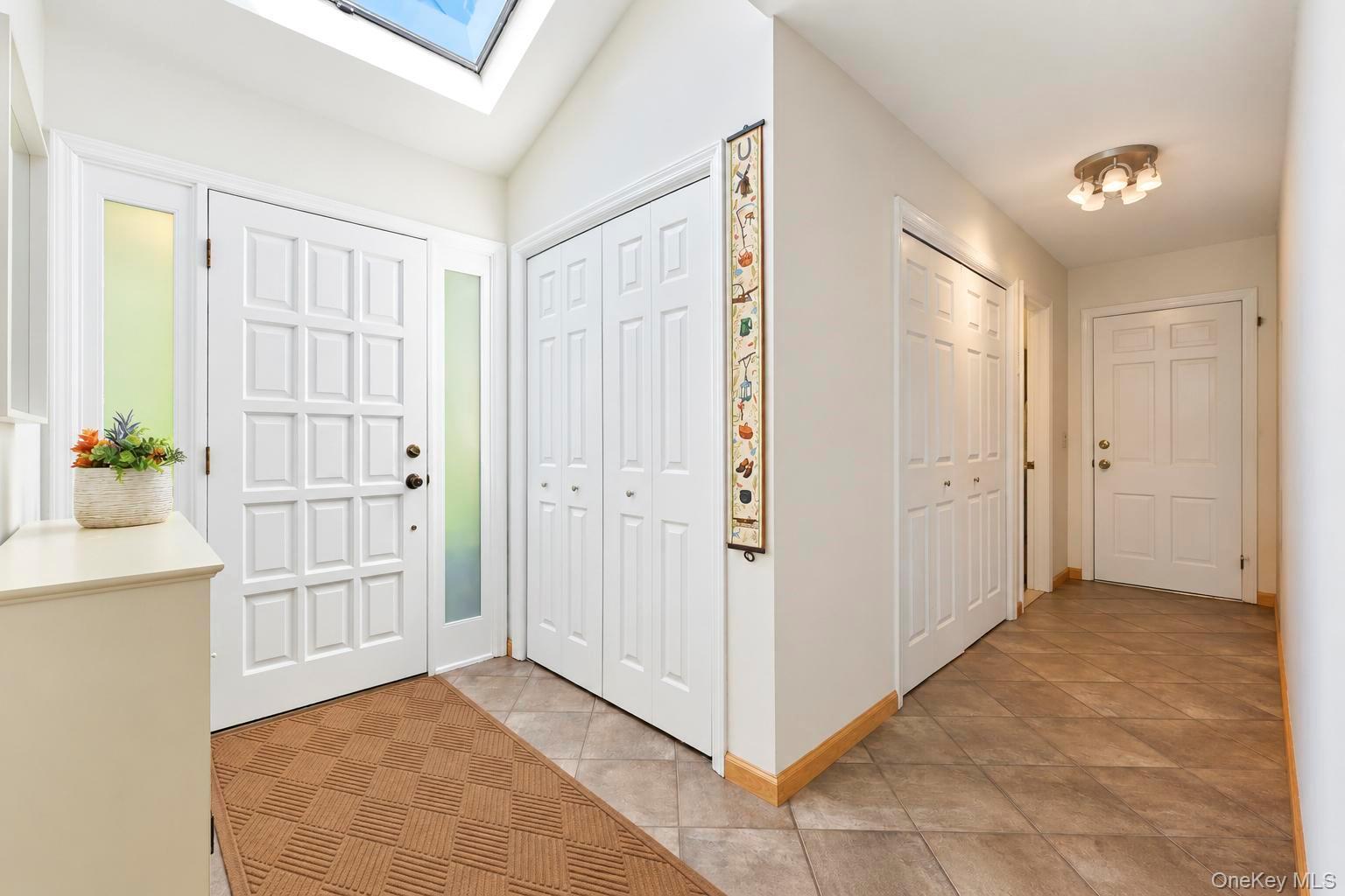 Single Family Daly Court Suffolk County, NY 11901, MLS-1048021-24