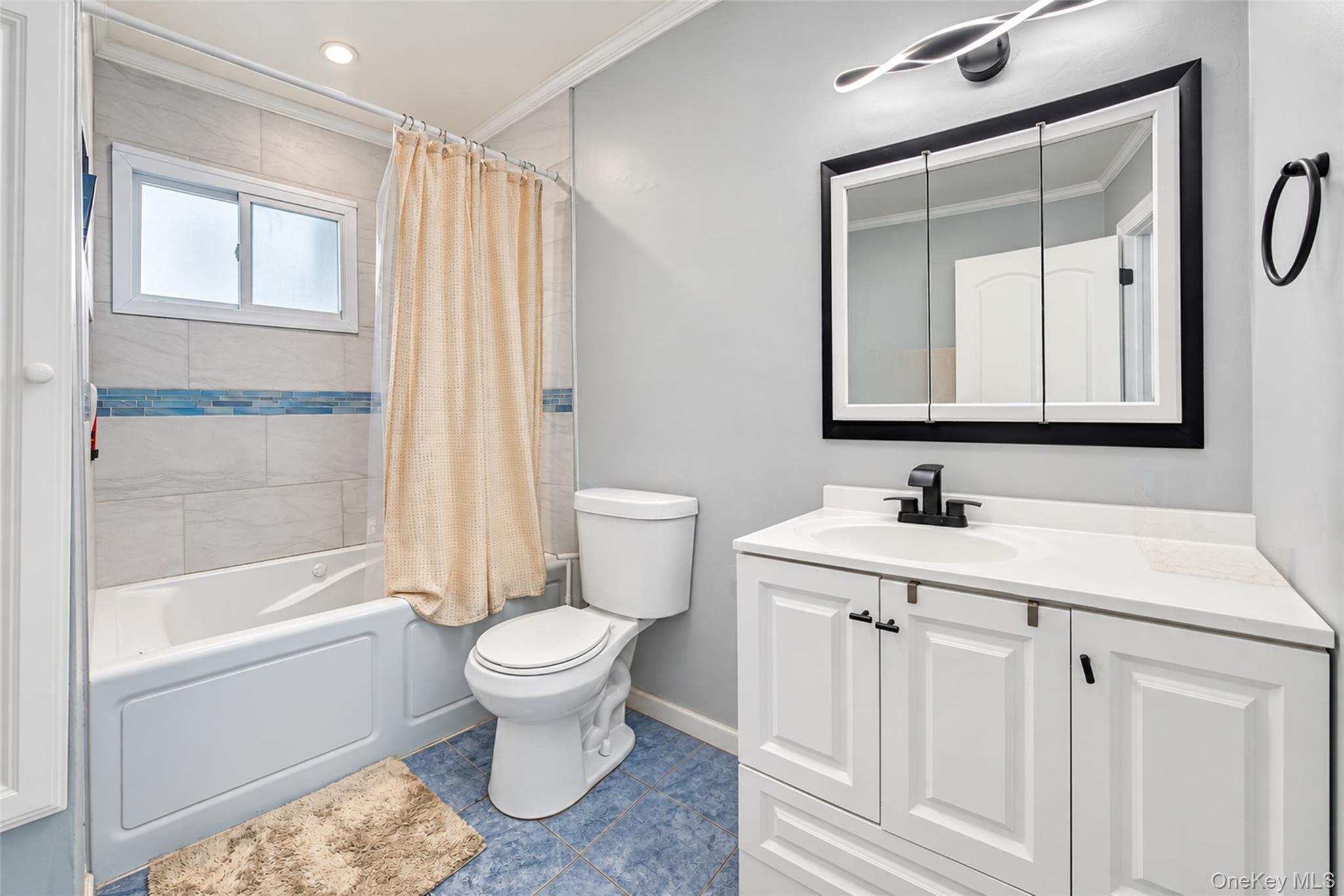 Single Family Bay Shore Avenue Suffolk County, NY 11706, MLS-1048032-16