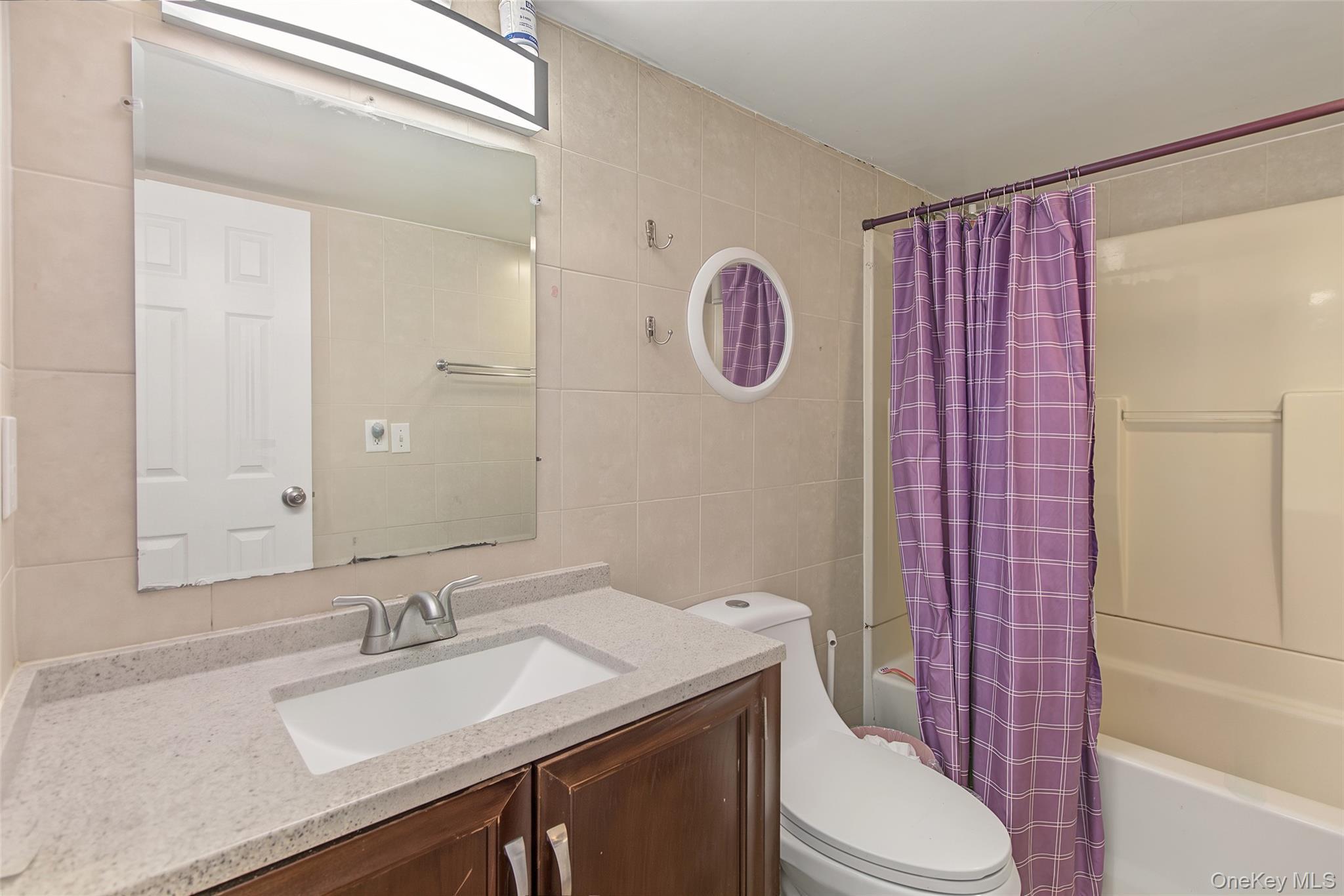 Single Family Bay Shore Avenue Suffolk County, NY 11706, MLS-1048032-23