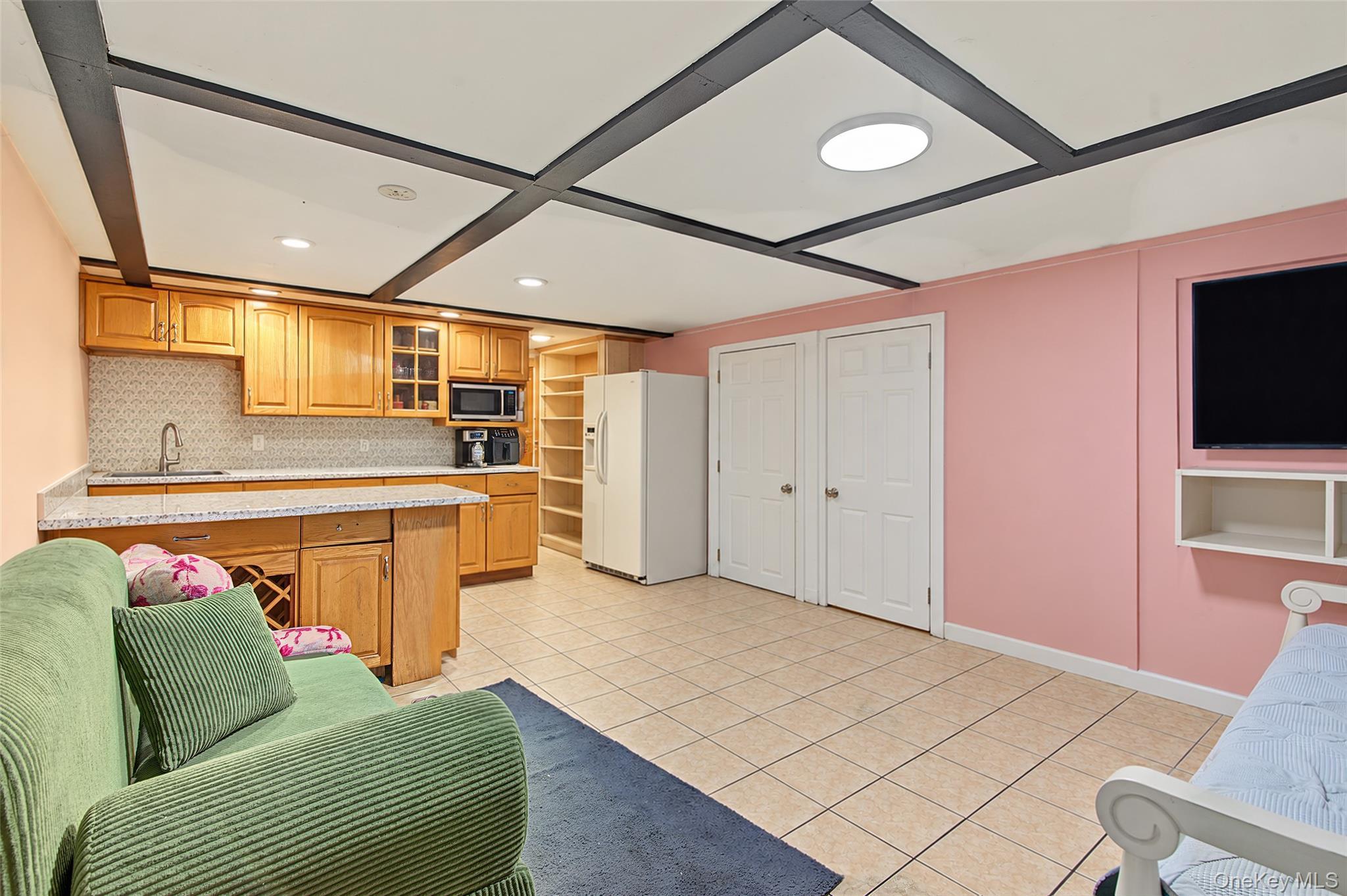 Single Family Bay Shore Avenue Suffolk County, NY 11706, MLS-1048032-28