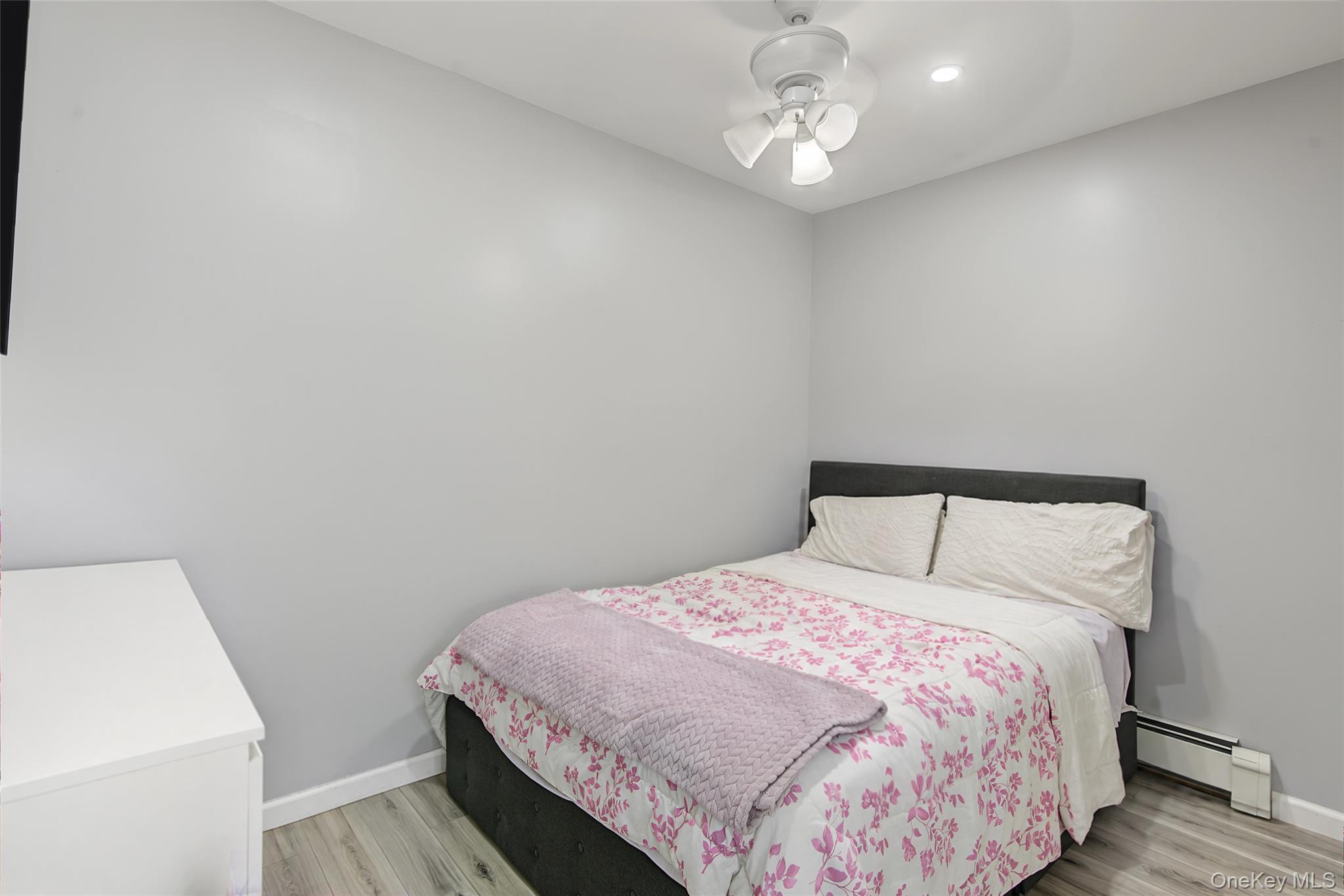 Single Family Bay Shore Avenue Suffolk County, NY 11706, MLS-1048032-32