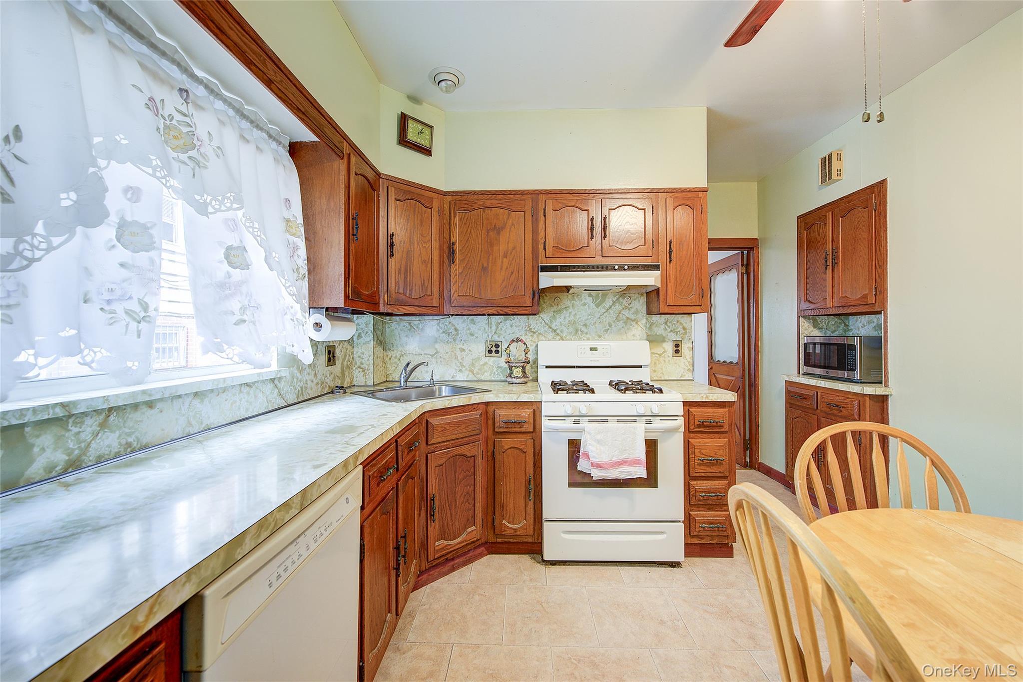 Single Family 156th Street Queens, NY 11355, MLS-1048048-15