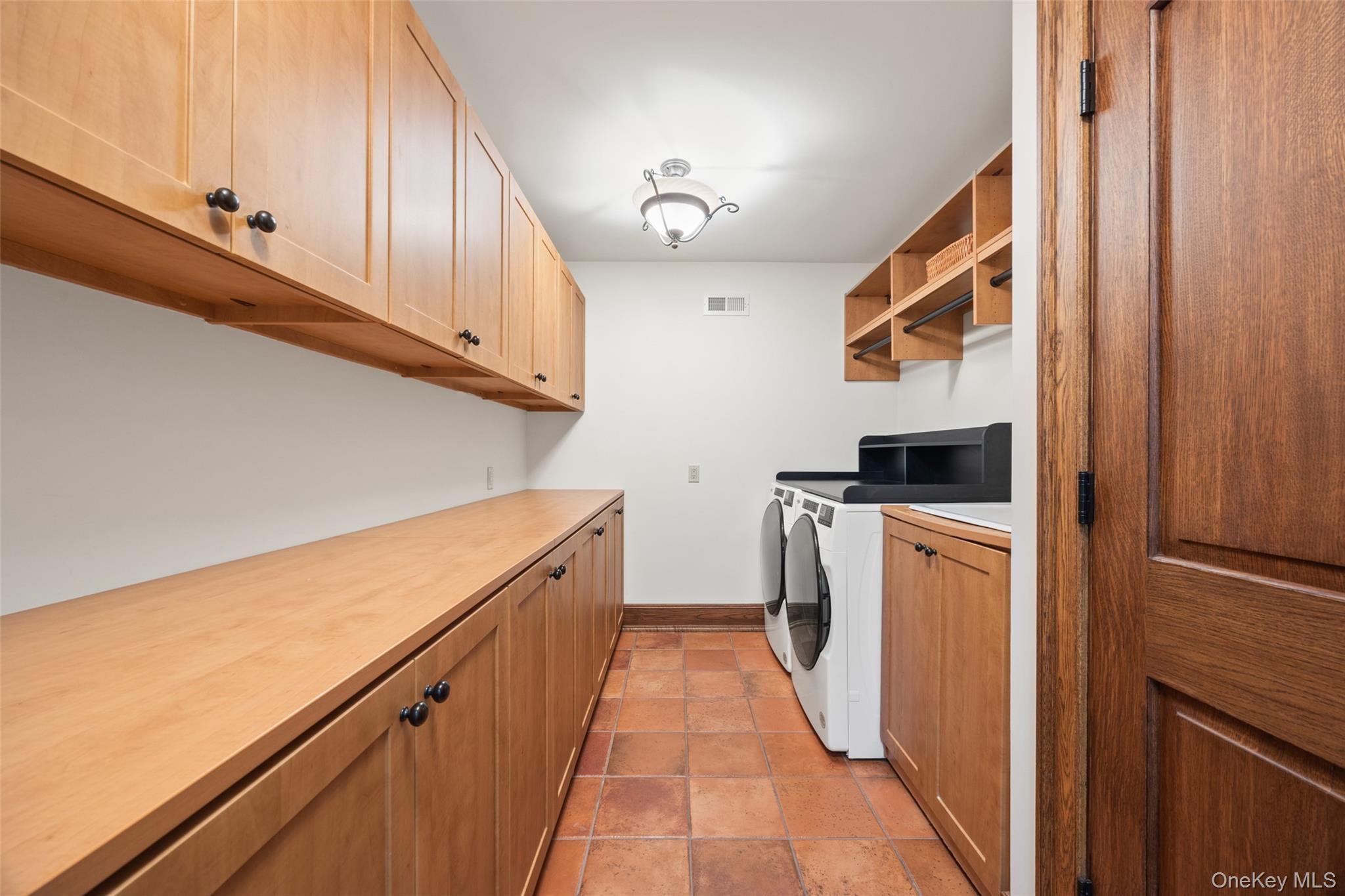 Single Family Brittany Lane Westchester County, NY 10805, MLS-1048050-23