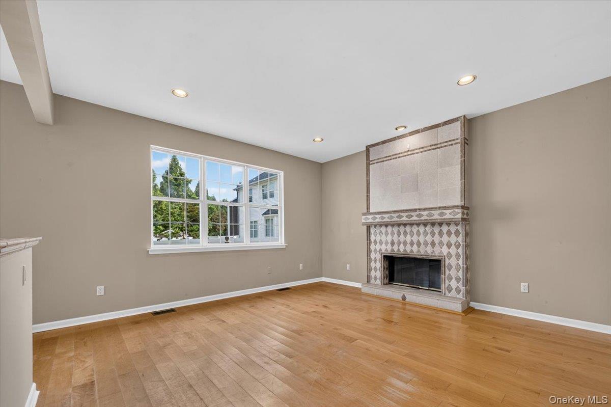 Single Family Cranberry Court  Suffolk County, NY 11747, MLS-1048056-12