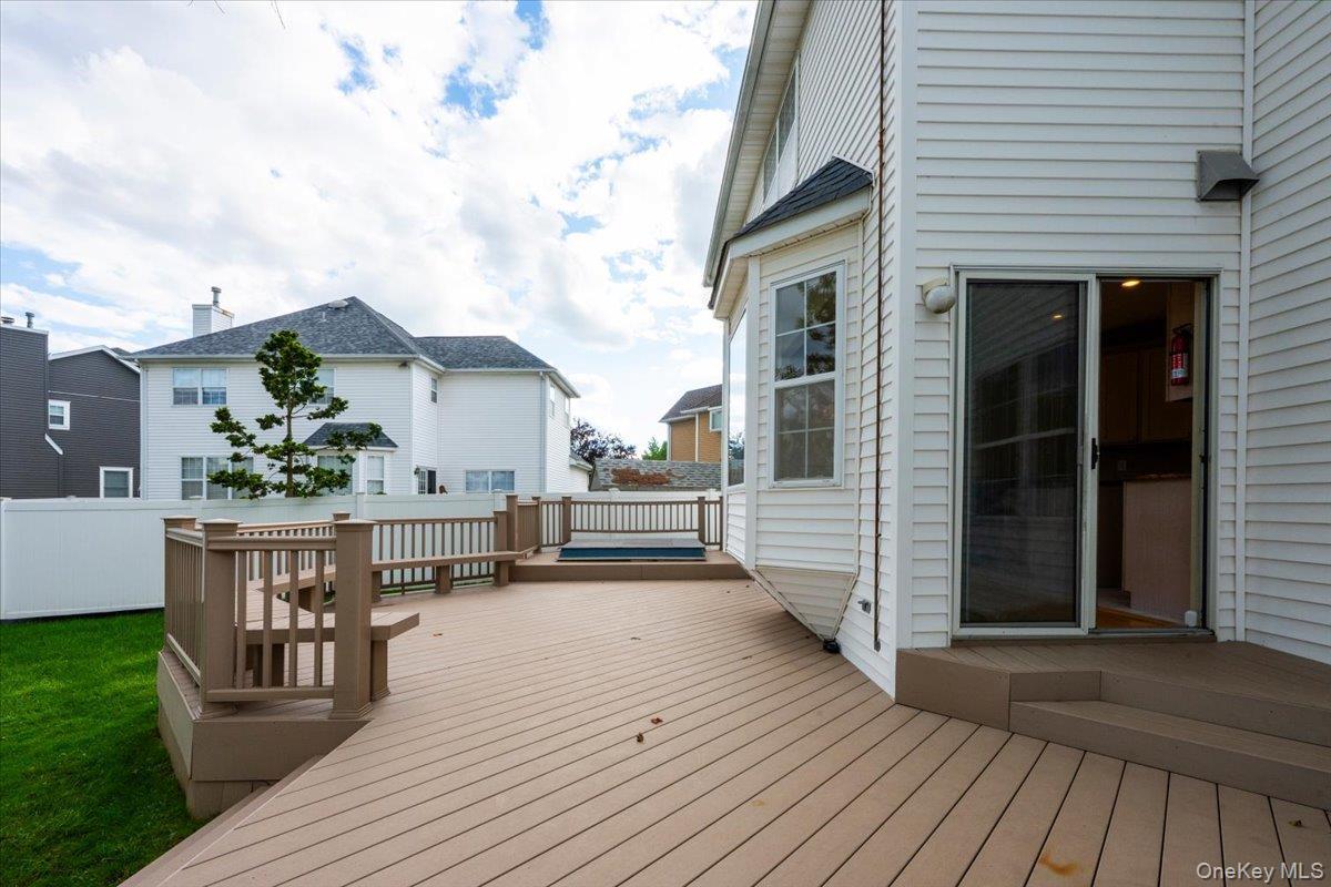 Single Family Cranberry Court  Suffolk County, NY 11747, MLS-1048056-27