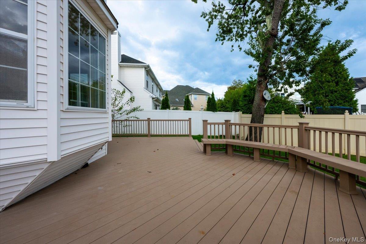 Single Family Cranberry Court  Suffolk County, NY 11747, MLS-1048056-29