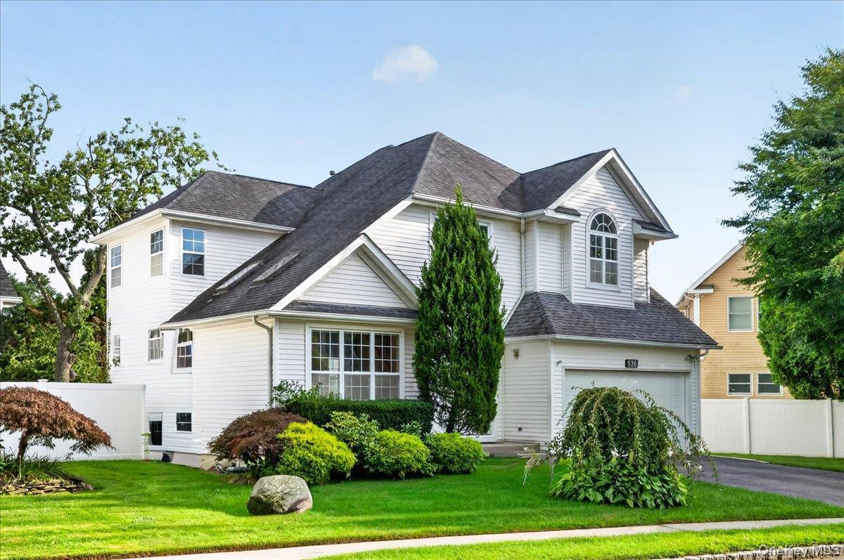 Single Family Cranberry Court  Suffolk County, NY 11747, MLS-1048056-3