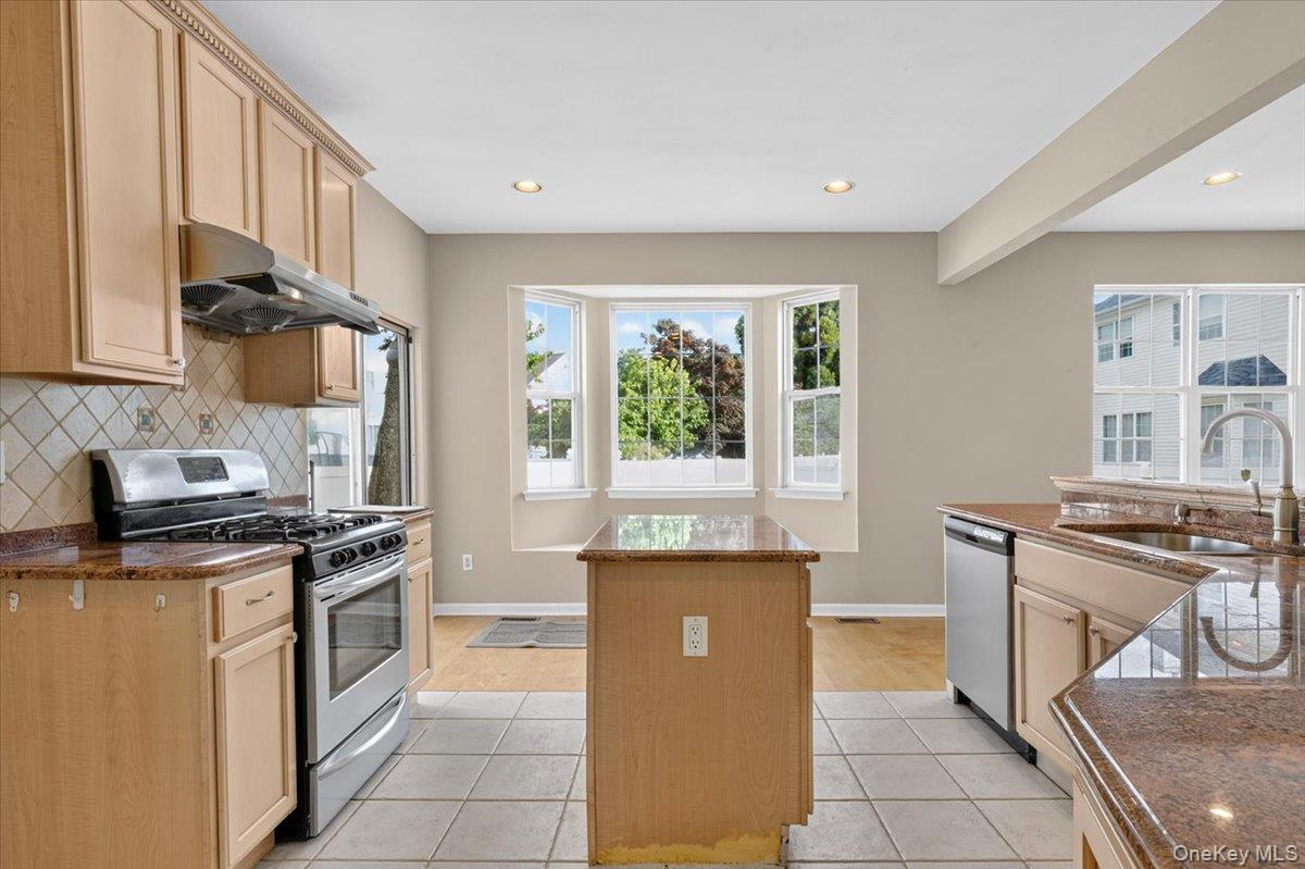 Single Family Cranberry Court  Suffolk County, NY 11747, MLS-1048056-9