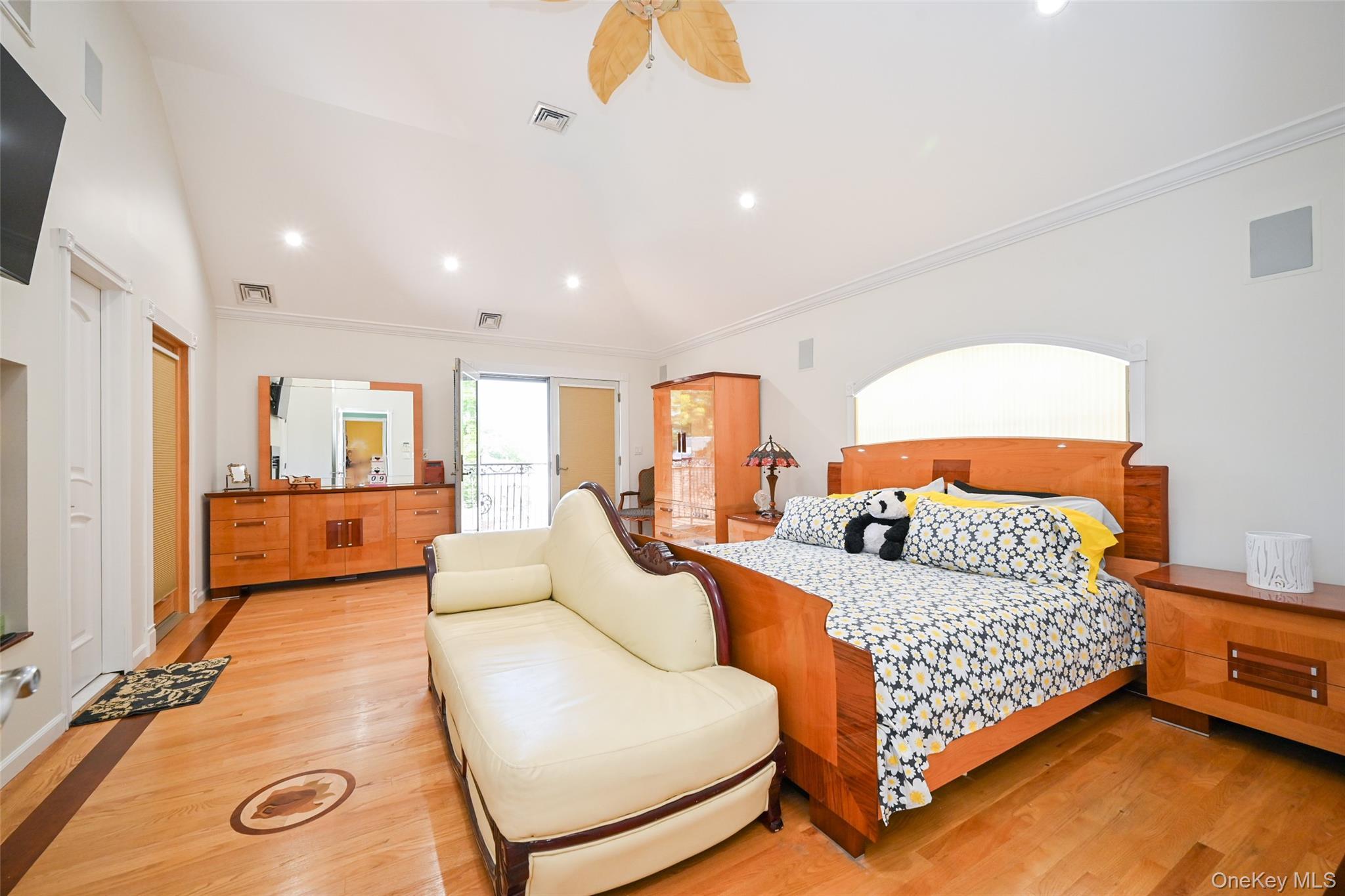 Single Family 202nd Street Queens, NY 11364, MLS-1048068-11