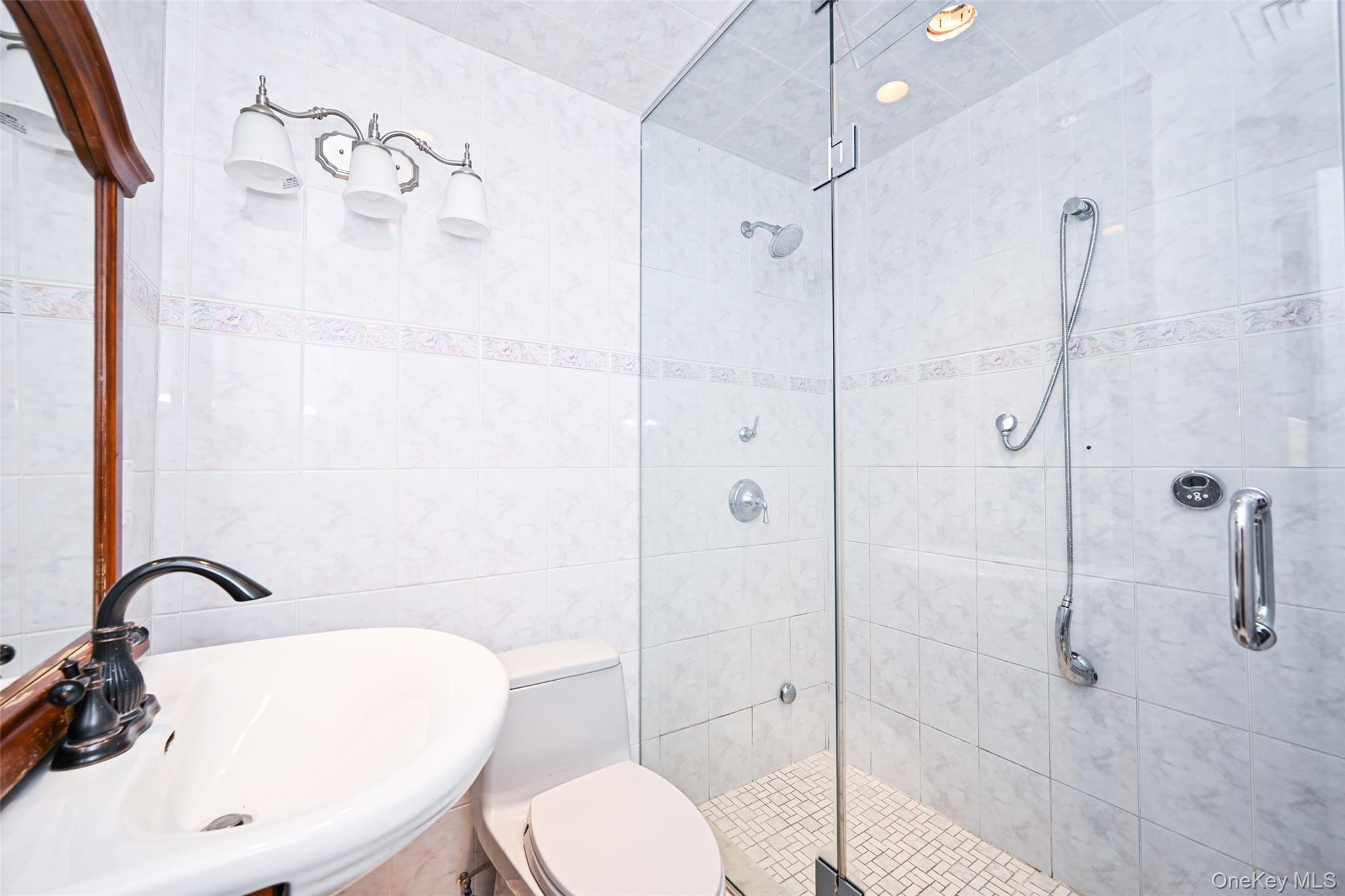 Single Family 202nd Street Queens, NY 11364, MLS-1048068-12