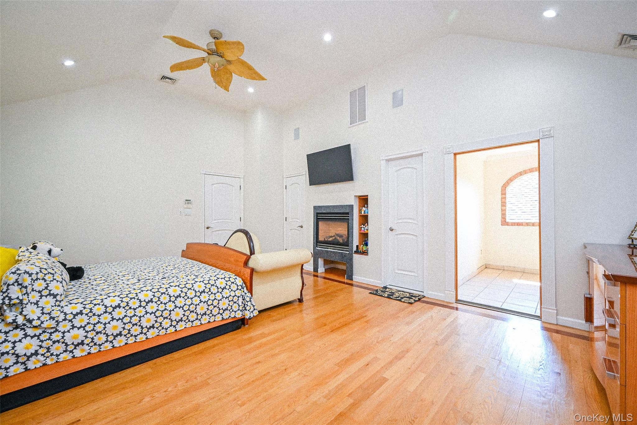 Single Family 202nd Street Queens, NY 11364, MLS-1048068-13