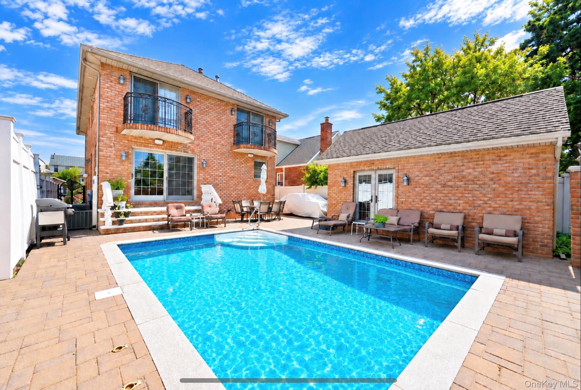 Single Family 202nd Street Queens, NY 11364, MLS-1048068-19