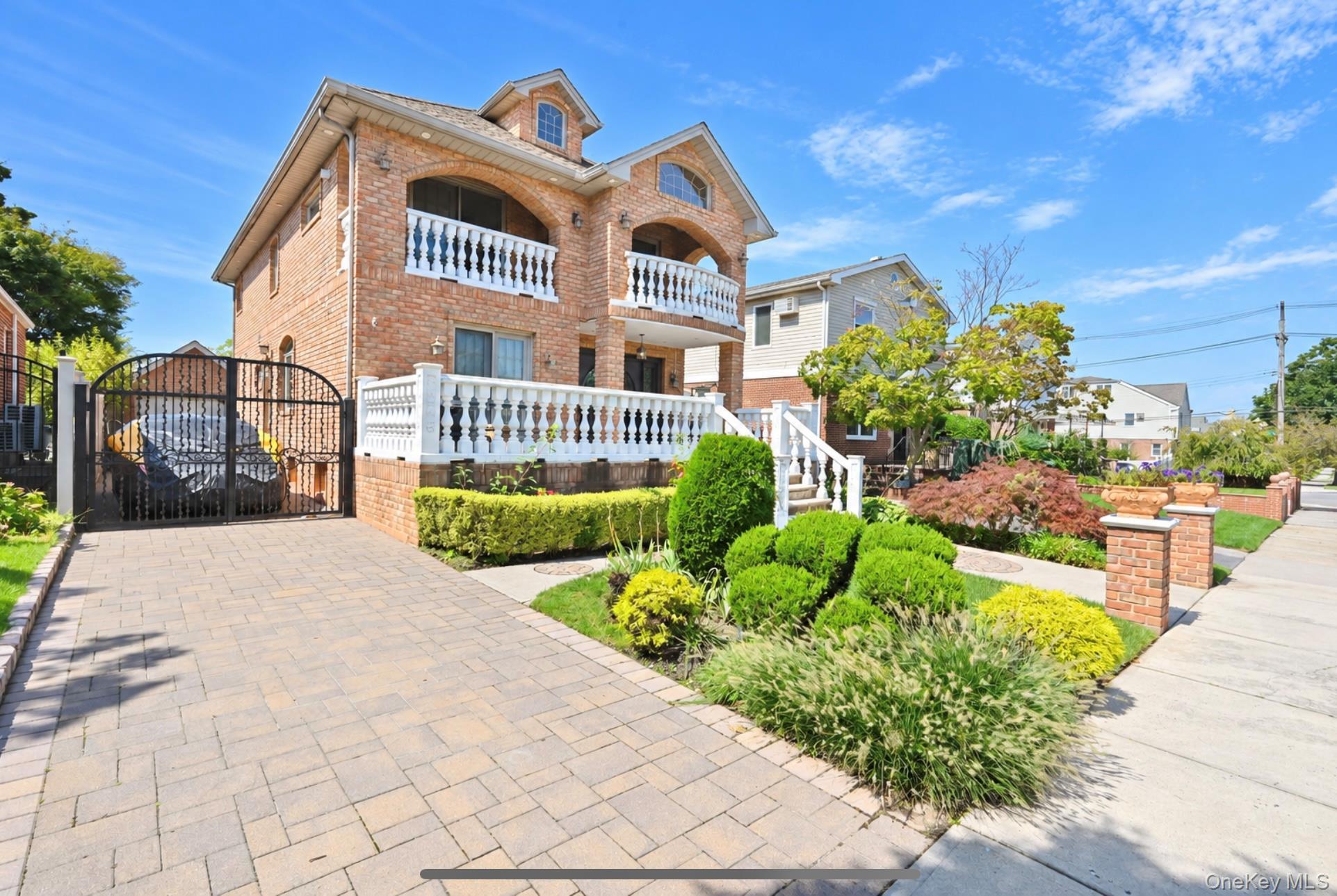 Single Family 202nd Street Queens, NY 11364, MLS-1048068-2