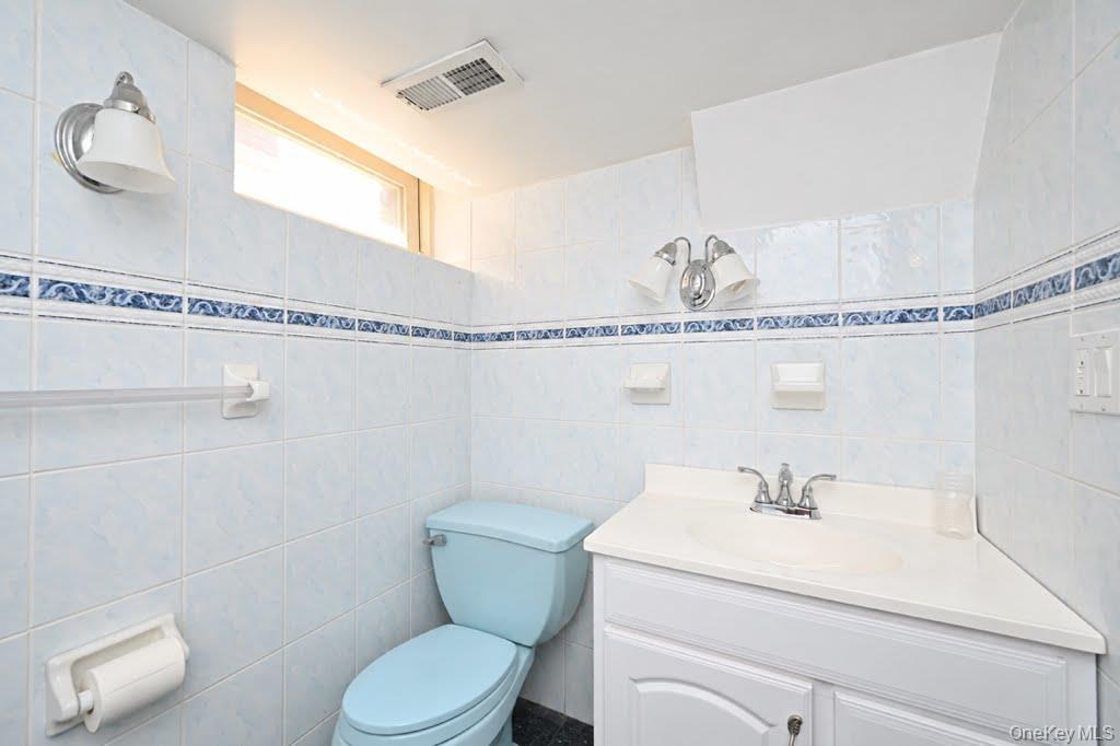 Single Family 202nd Street Queens, NY 11364, MLS-1048068-25