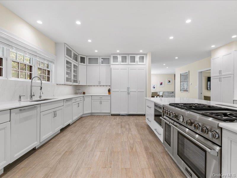 Single Family Edge Of Woods Road Suffolk County, NY 11976, MLS-1048083-11