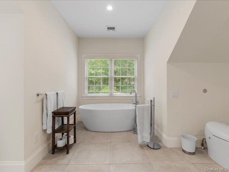 Single Family Edge Of Woods Road Suffolk County, NY 11976, MLS-1048083-22