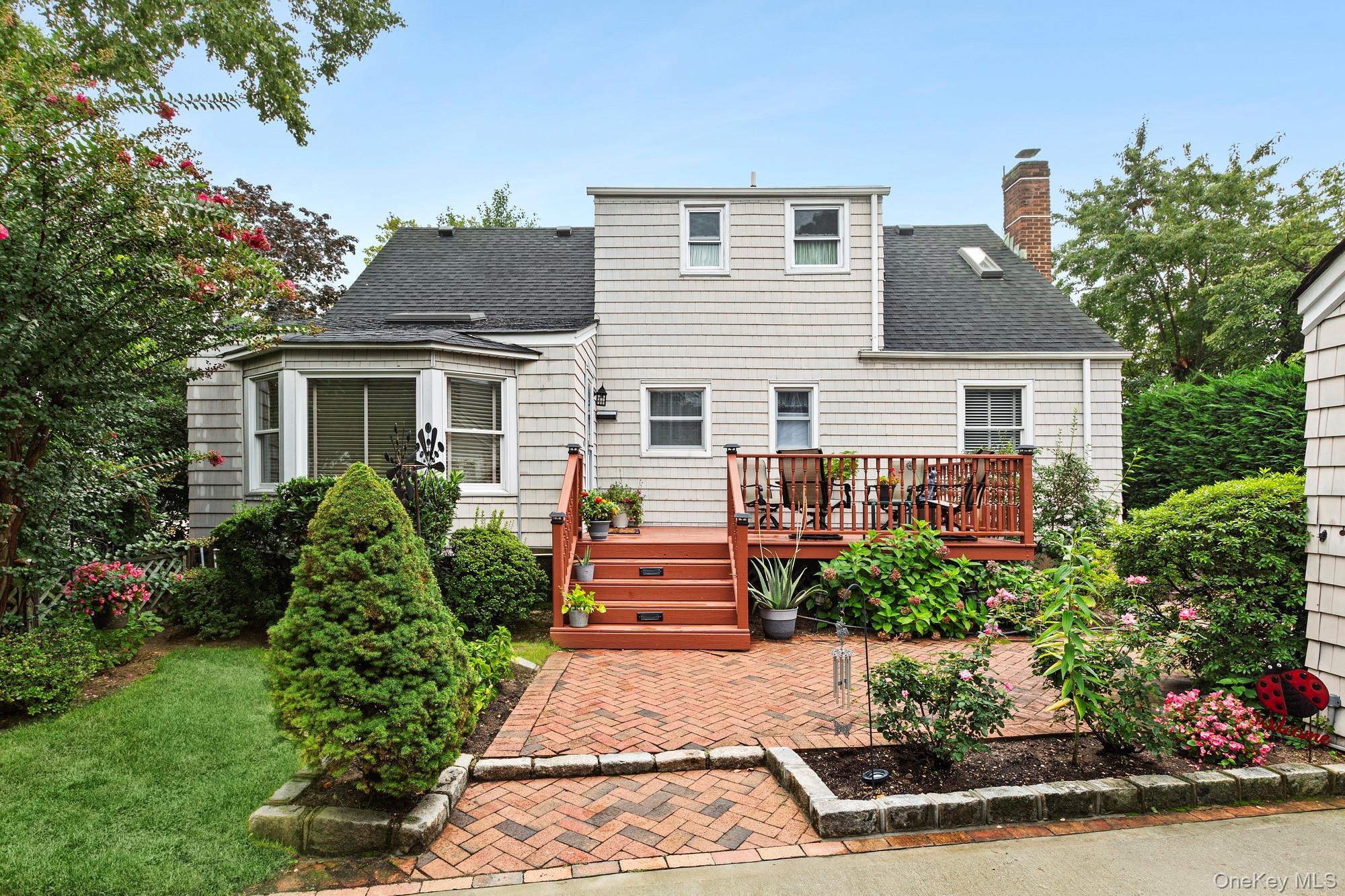 Single Family Woodlawn Avenue Nassau County, NY 11581, MLS-1048089-13
