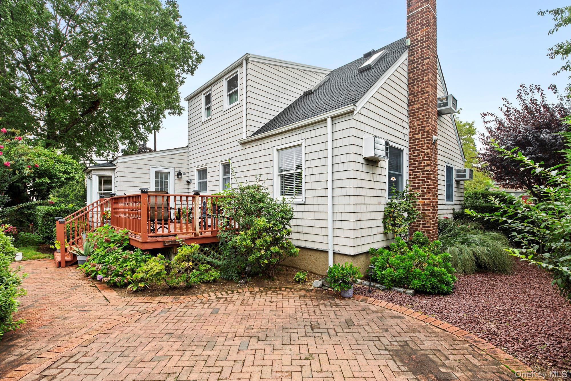 Single Family Woodlawn Avenue Nassau County, NY 11581, MLS-1048089-14