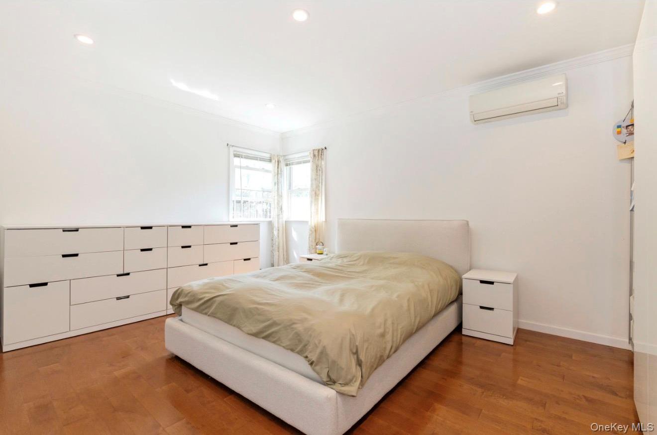 Single Family 228th Street  Queens, NY 11364, MLS-1048102-7