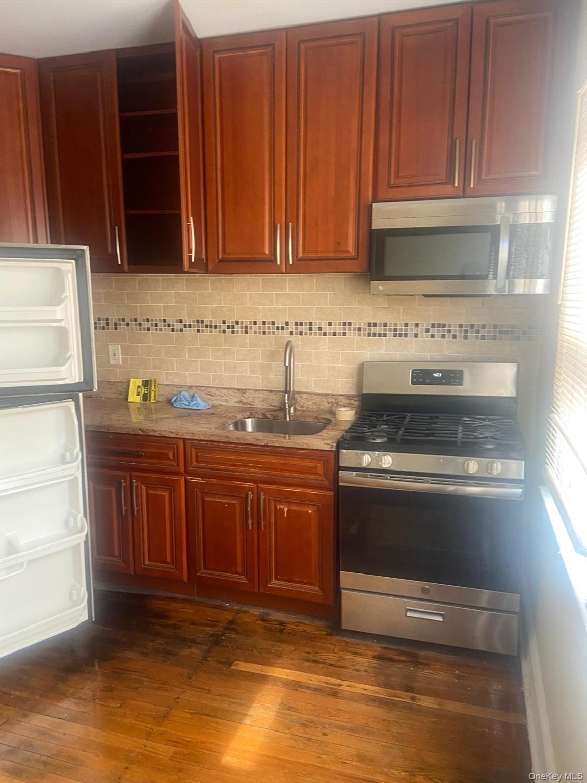 Single Family St Bronx, NY 10466, MLS-1048124-6