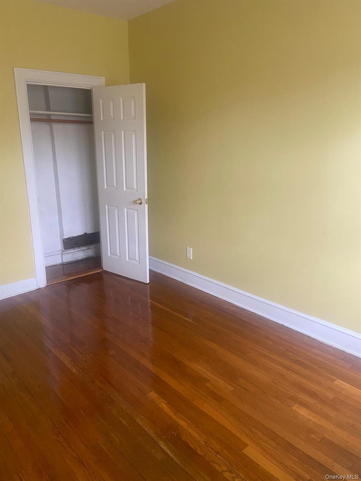 Single Family St Bronx, NY 10466, MLS-1048124-8