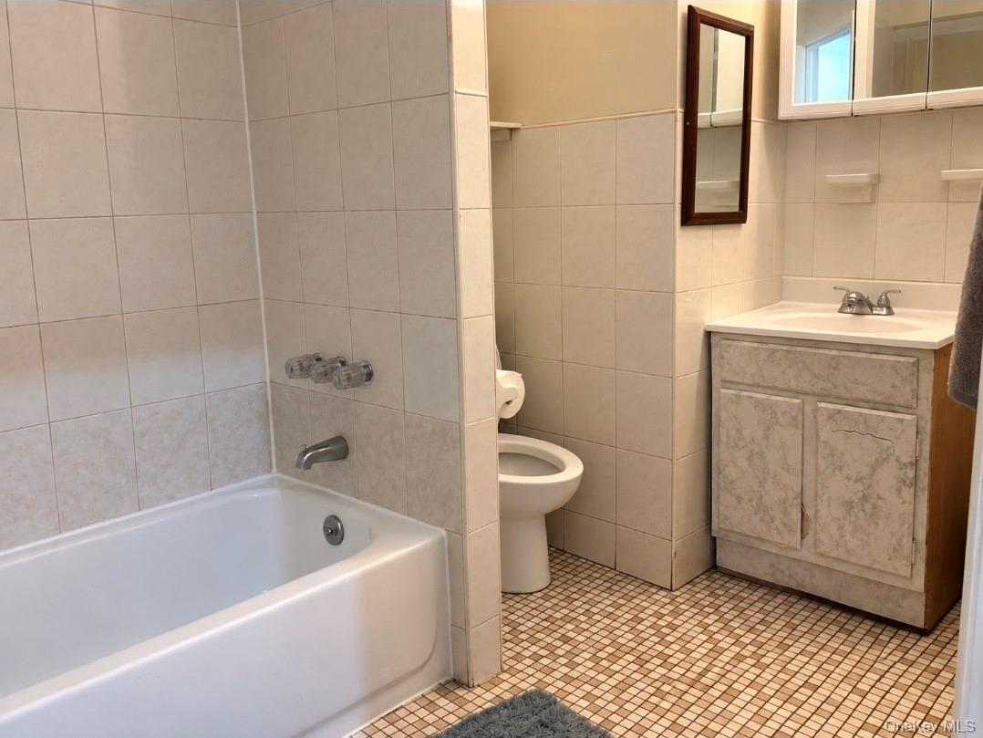 Single Family 43rd Avenue Queens, NY 11368, MLS-1048143-16