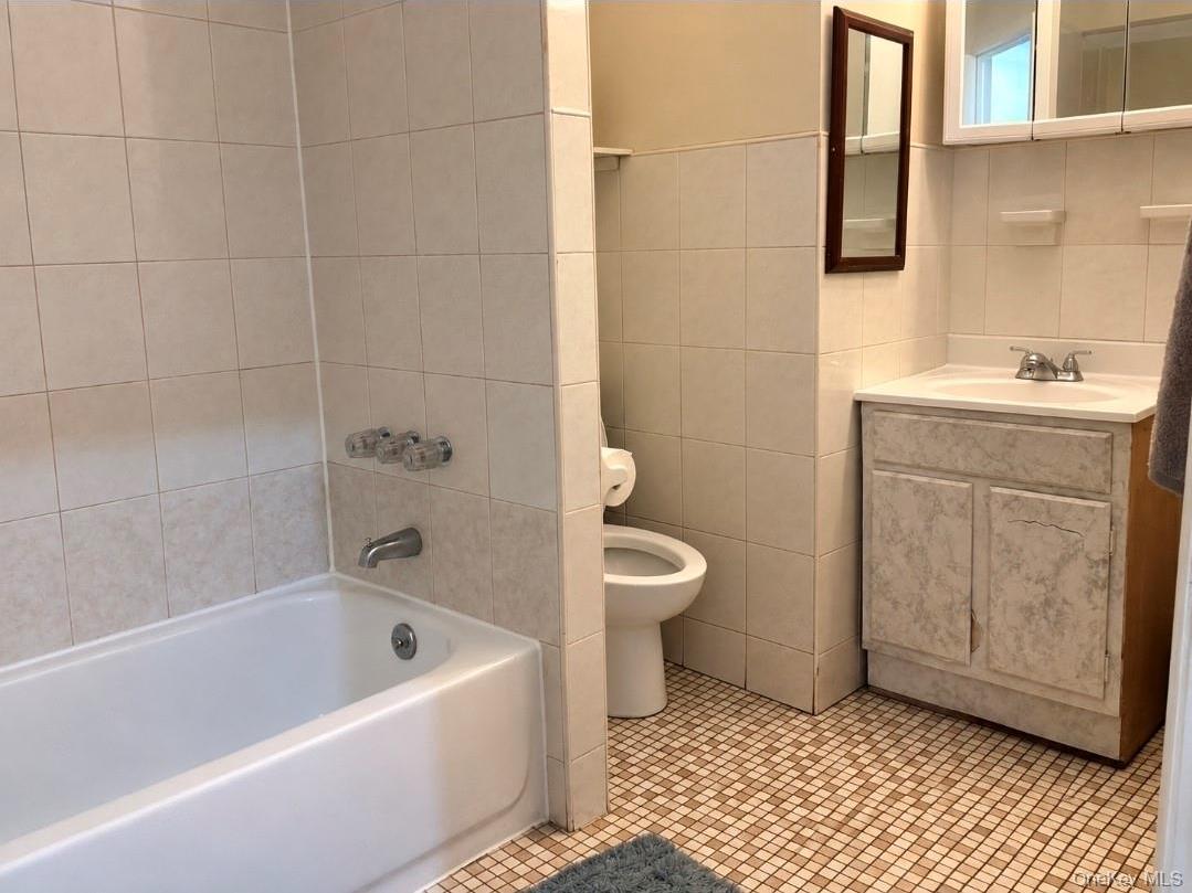 Single Family 43rd Avenue Queens, NY 11368, MLS-1048143-23