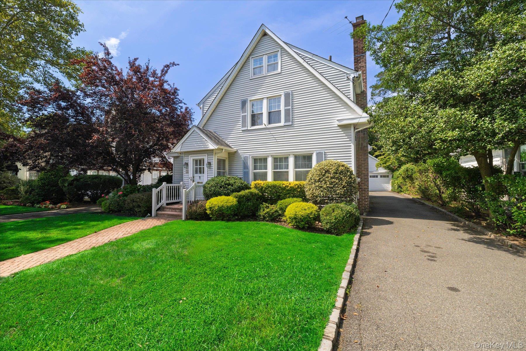 Single Family Fern Street Nassau County, NY 11001, MLS-1048148-24
