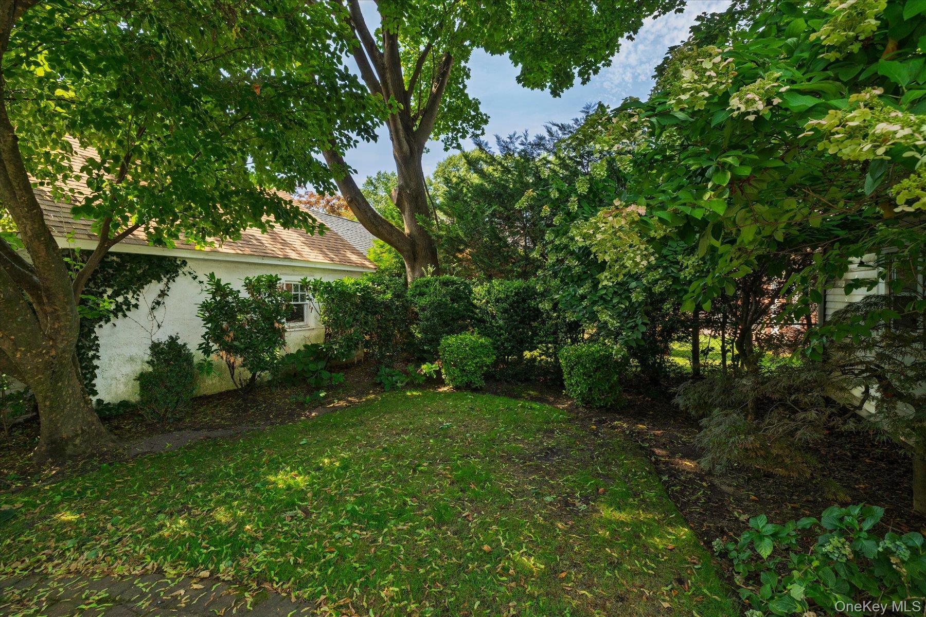 Single Family Fern Street Nassau County, NY 11001, MLS-1048148-29