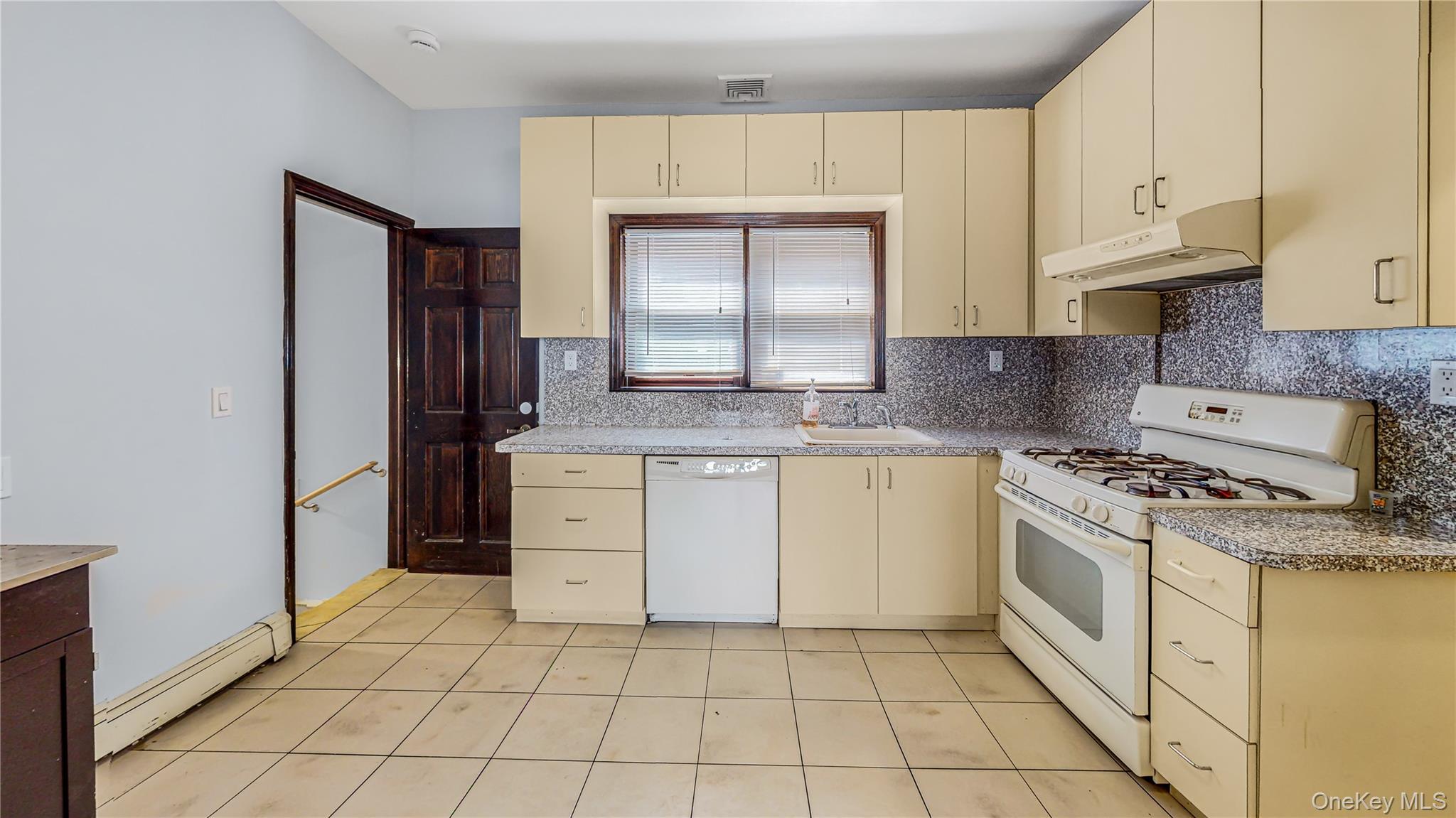 Single Family 49th Street Queens, NY 11105, MLS-1048159-8