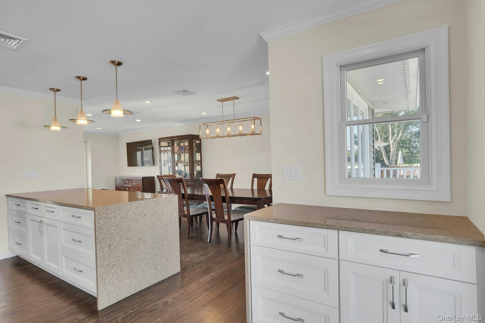 Single Family Heather Crescent Suffolk County, NY 11725, MLS-1048174-22
