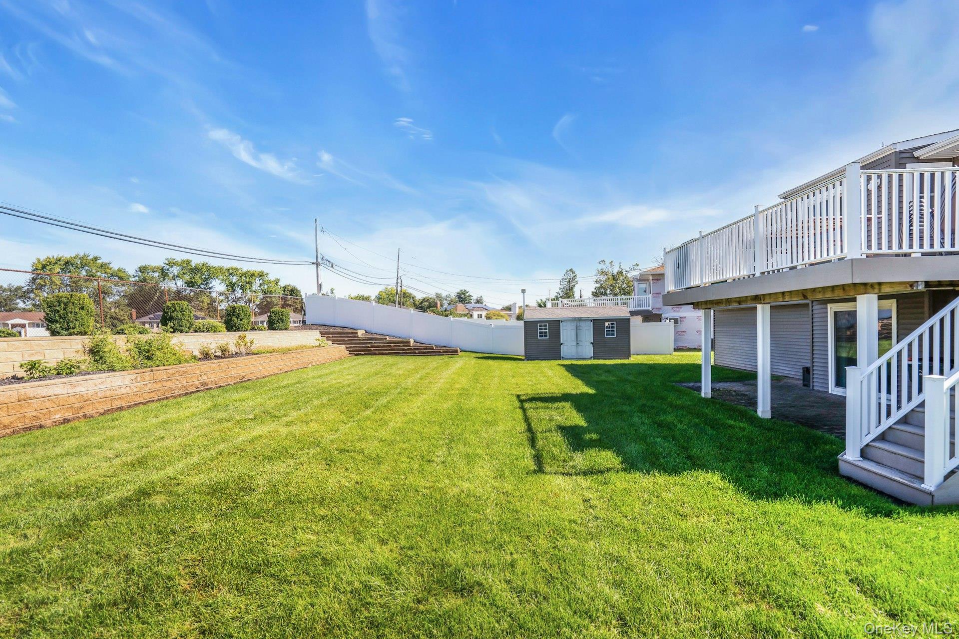 Single Family Heather Crescent Suffolk County, NY 11725, MLS-1048174-40