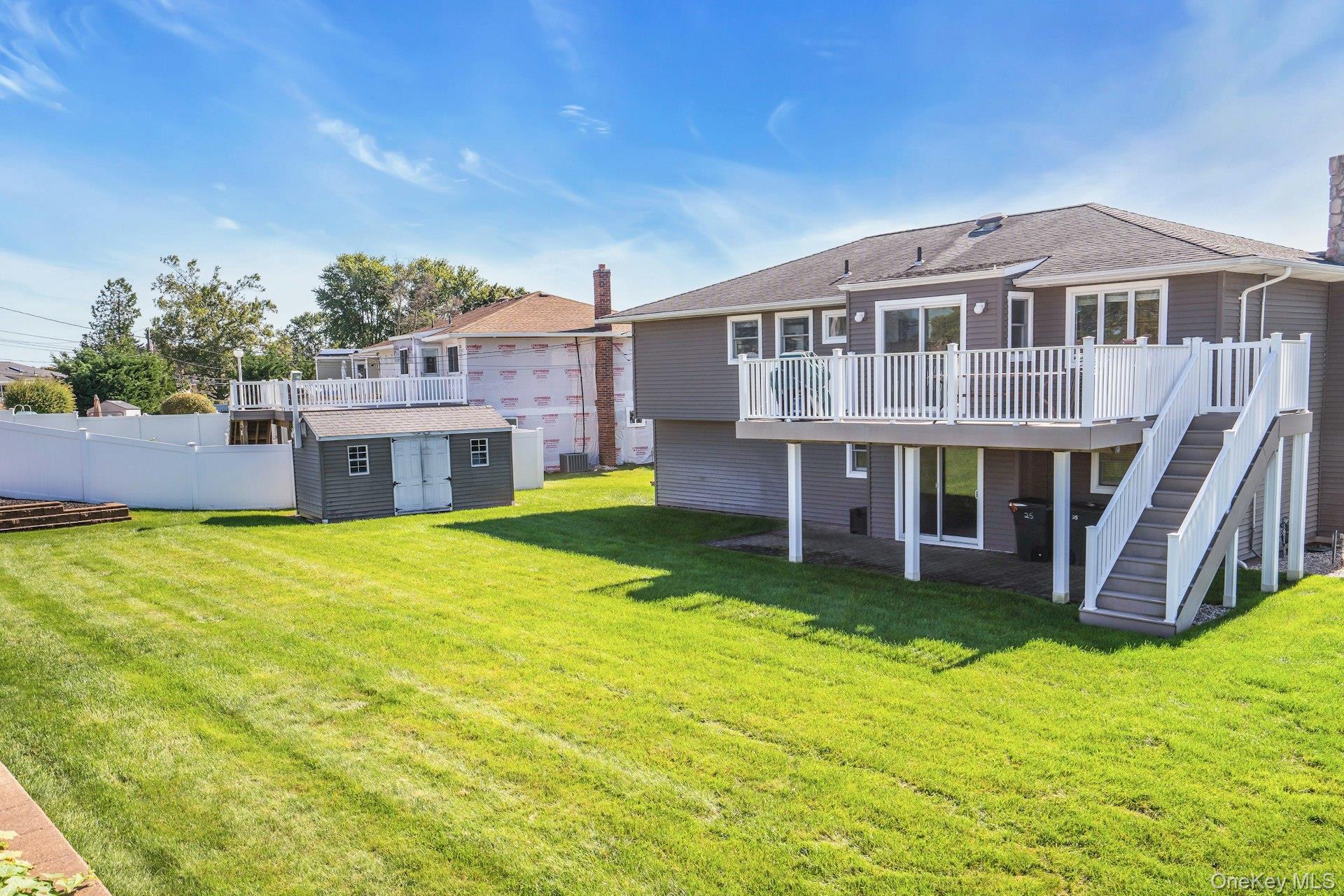 Single Family Heather Crescent Suffolk County, NY 11725, MLS-1048174-44