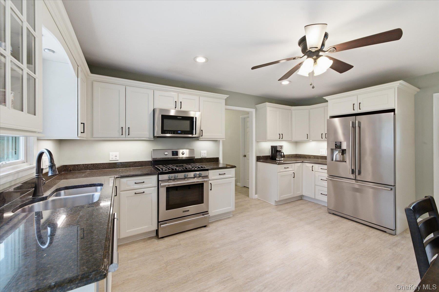 Single Family Hubbard Avenue  Suffolk County, NY 11901, MLS-1048182-12