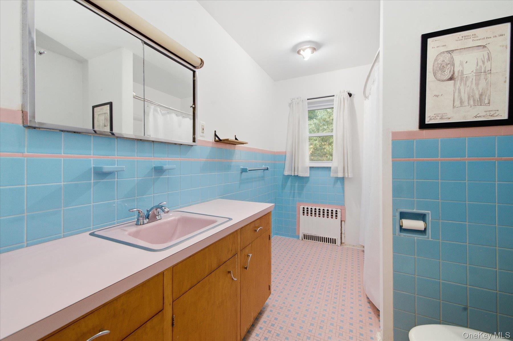 Single Family Hubbard Avenue  Suffolk County, NY 11901, MLS-1048182-20