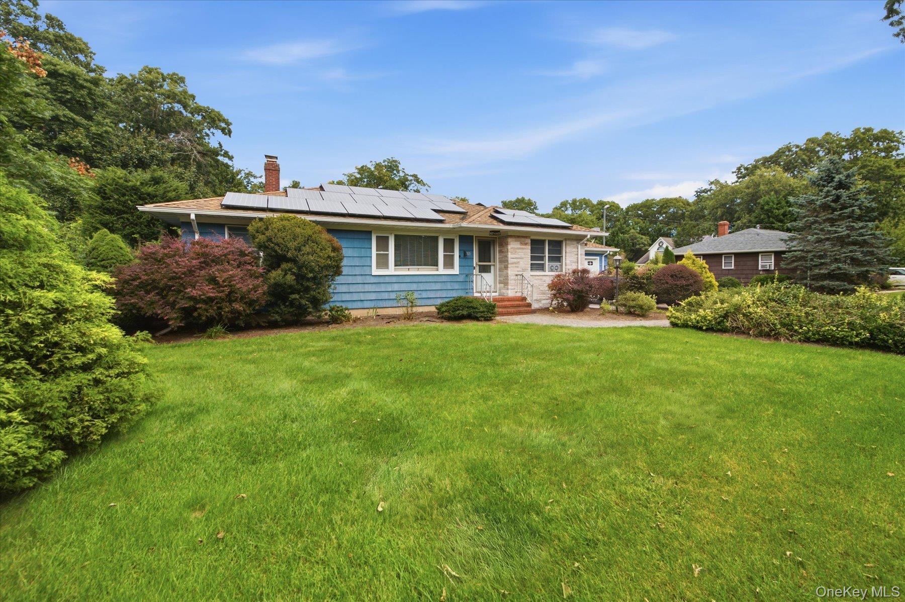 Single Family Hubbard Avenue  Suffolk County, NY 11901, MLS-1048182-3