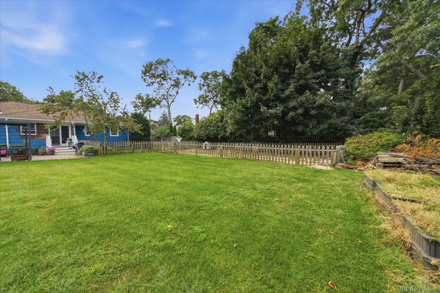 Single Family Hubbard Avenue  Suffolk County, NY 11901, MLS-1048182-31