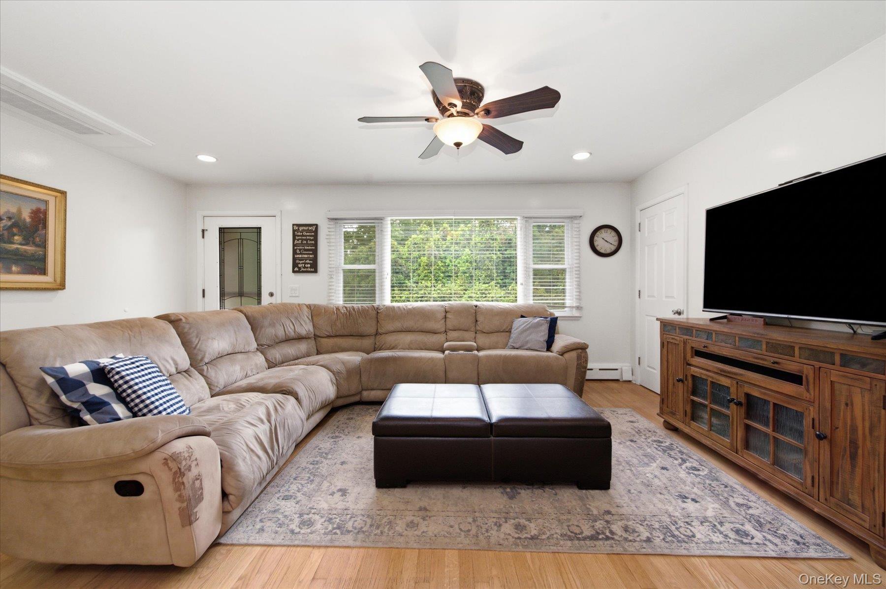Single Family Hubbard Avenue  Suffolk County, NY 11901, MLS-1048182-8