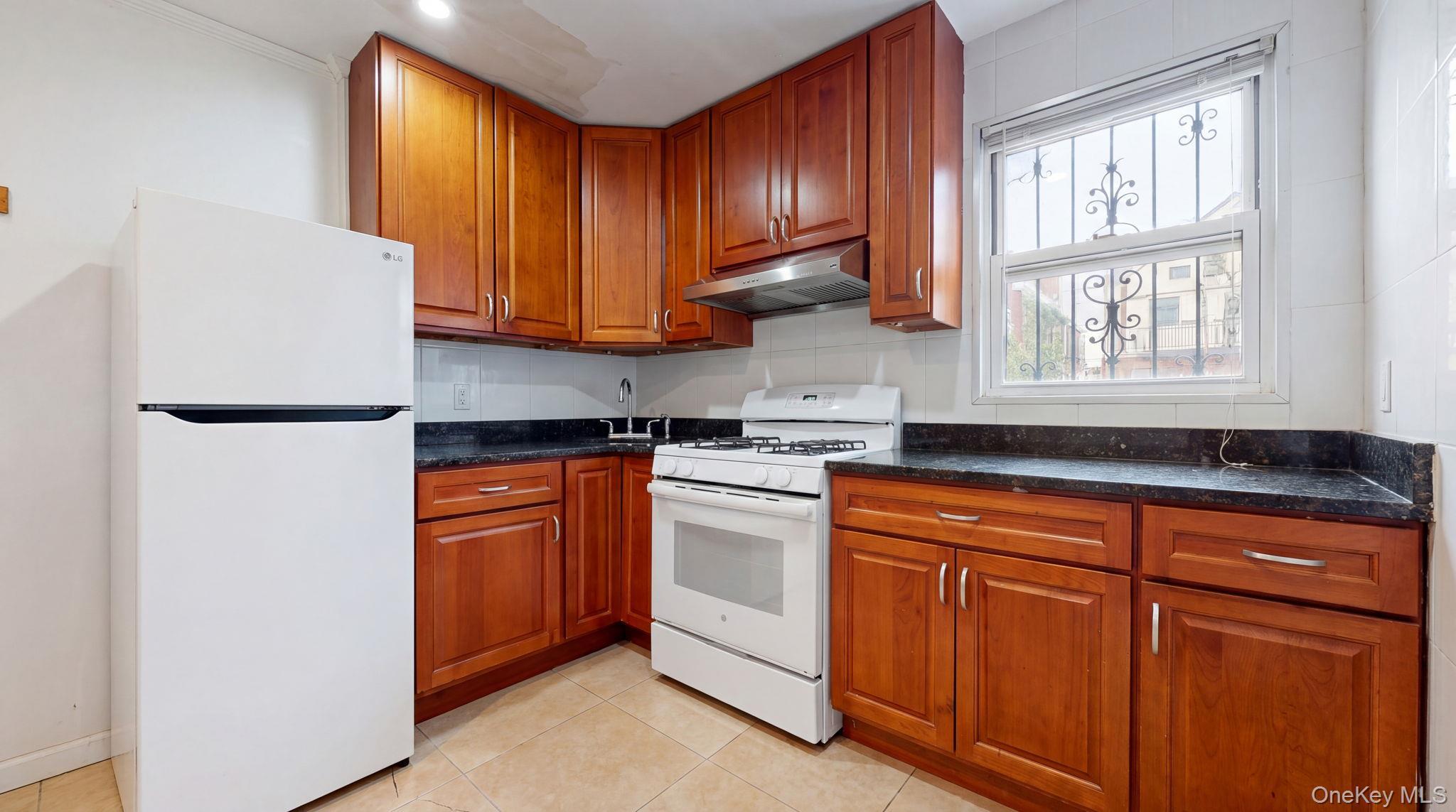 Single Family 78th Avenue Queens, NY 11366, MLS-1048204-14